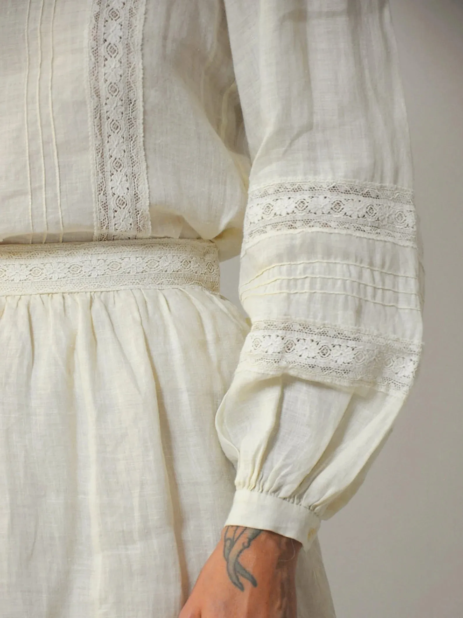 1970's Linen Lace 2 Piece Skirt Set