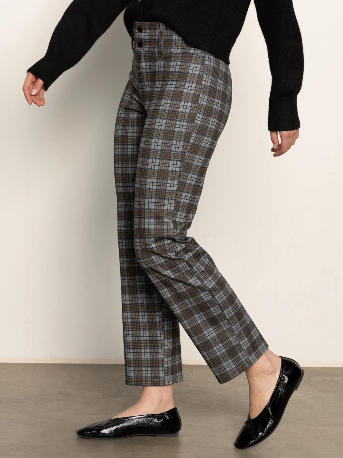 Lightweight Feel Core Fit Design 90's Straight Legging Burnt Olive Plaid