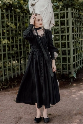 Reinforced Edging Josefina 19 | Dreamy Pleated Linen Dress Gown