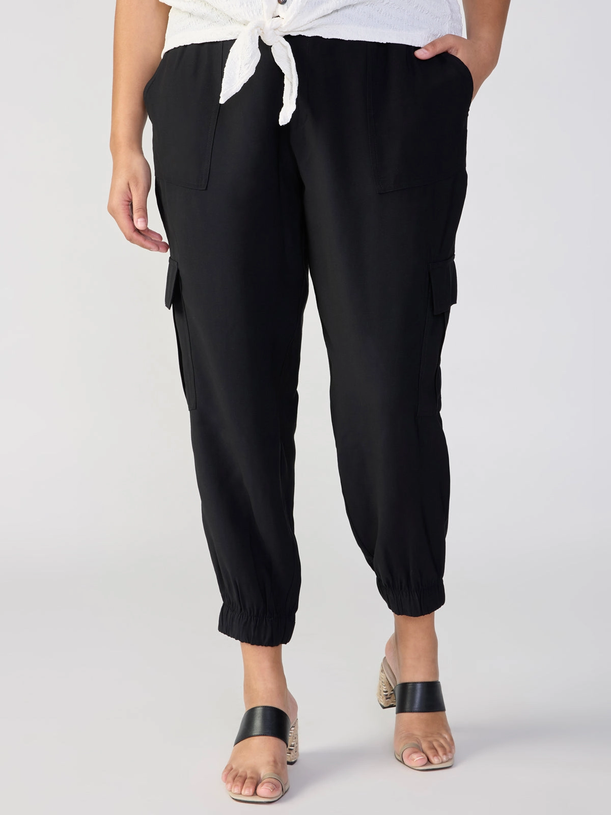 Refined fit The Harmony Semi High Rise Pant Black Extended Sizing