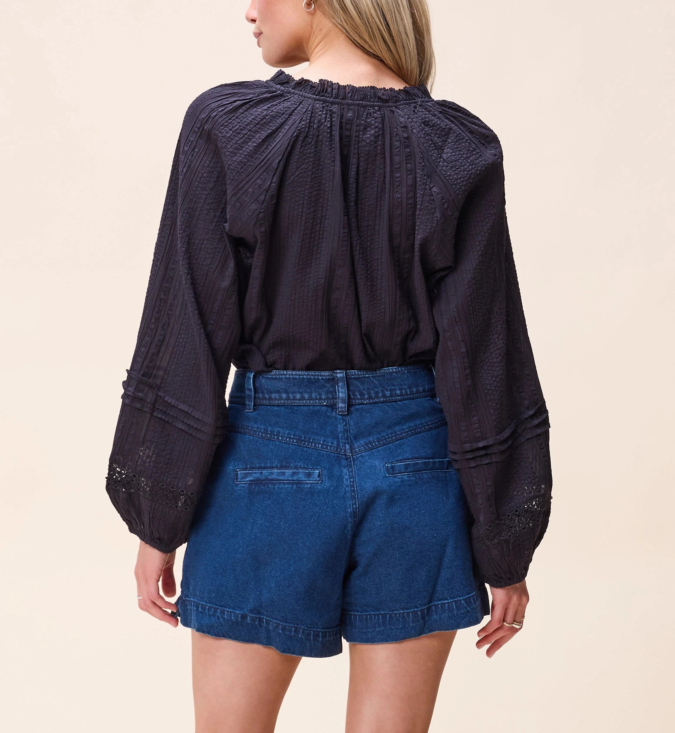 Alicia Blouse | Black Sporty Hoodie MultiFunctionalDesign