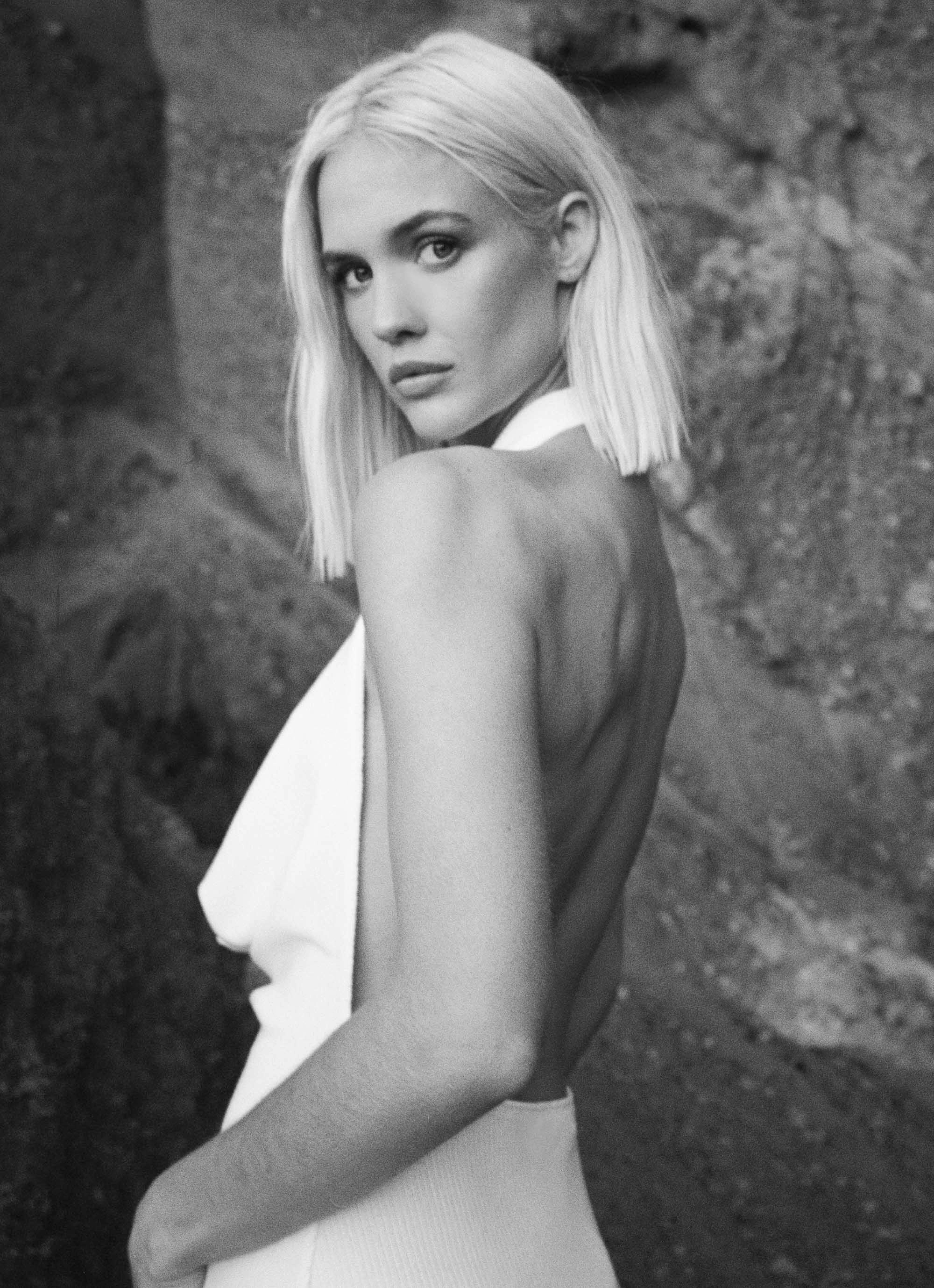 Anella Maxi Dress - White Breathable Design