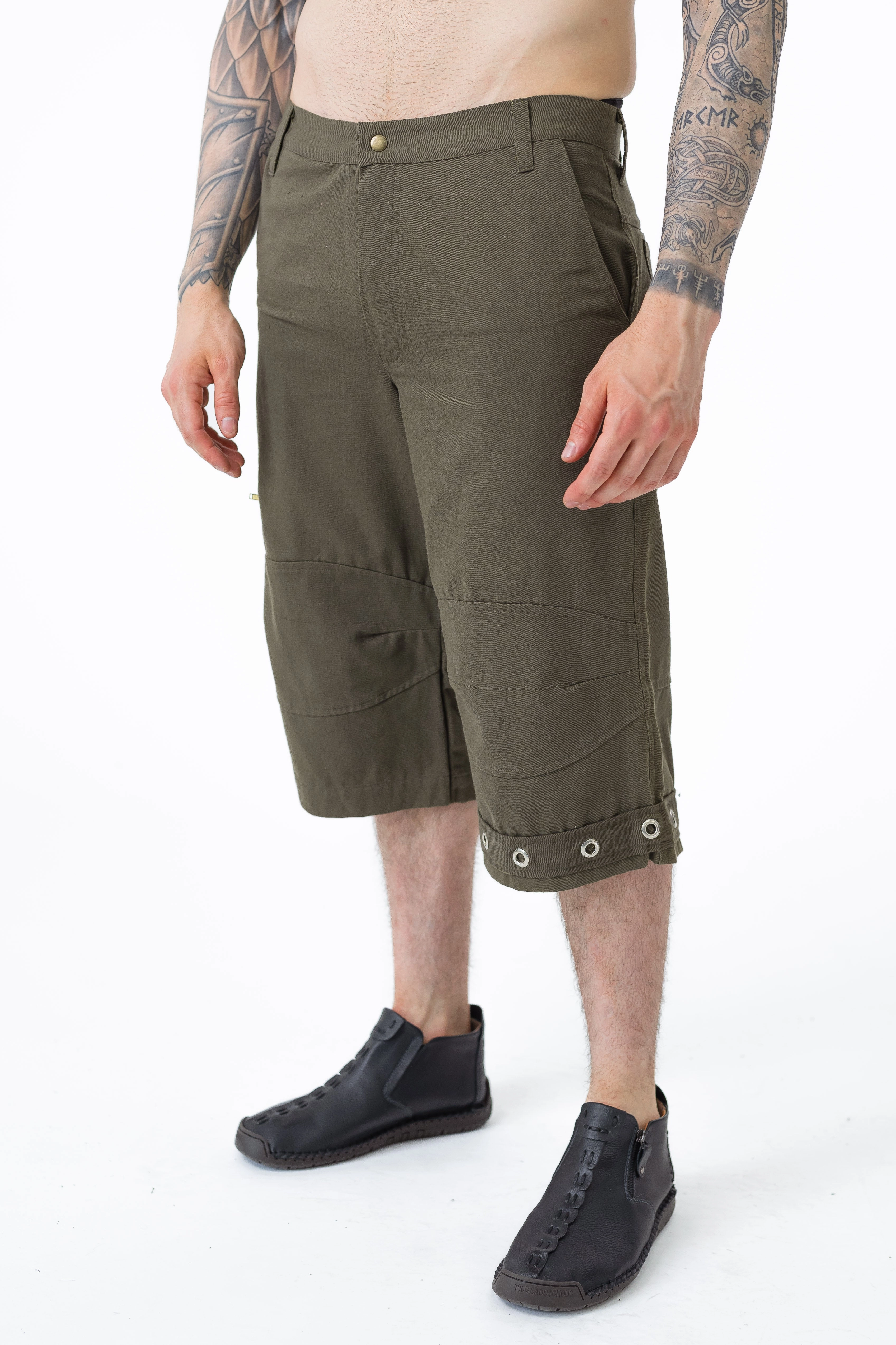 Grommet Shorts Tapered Leg Design On The Go