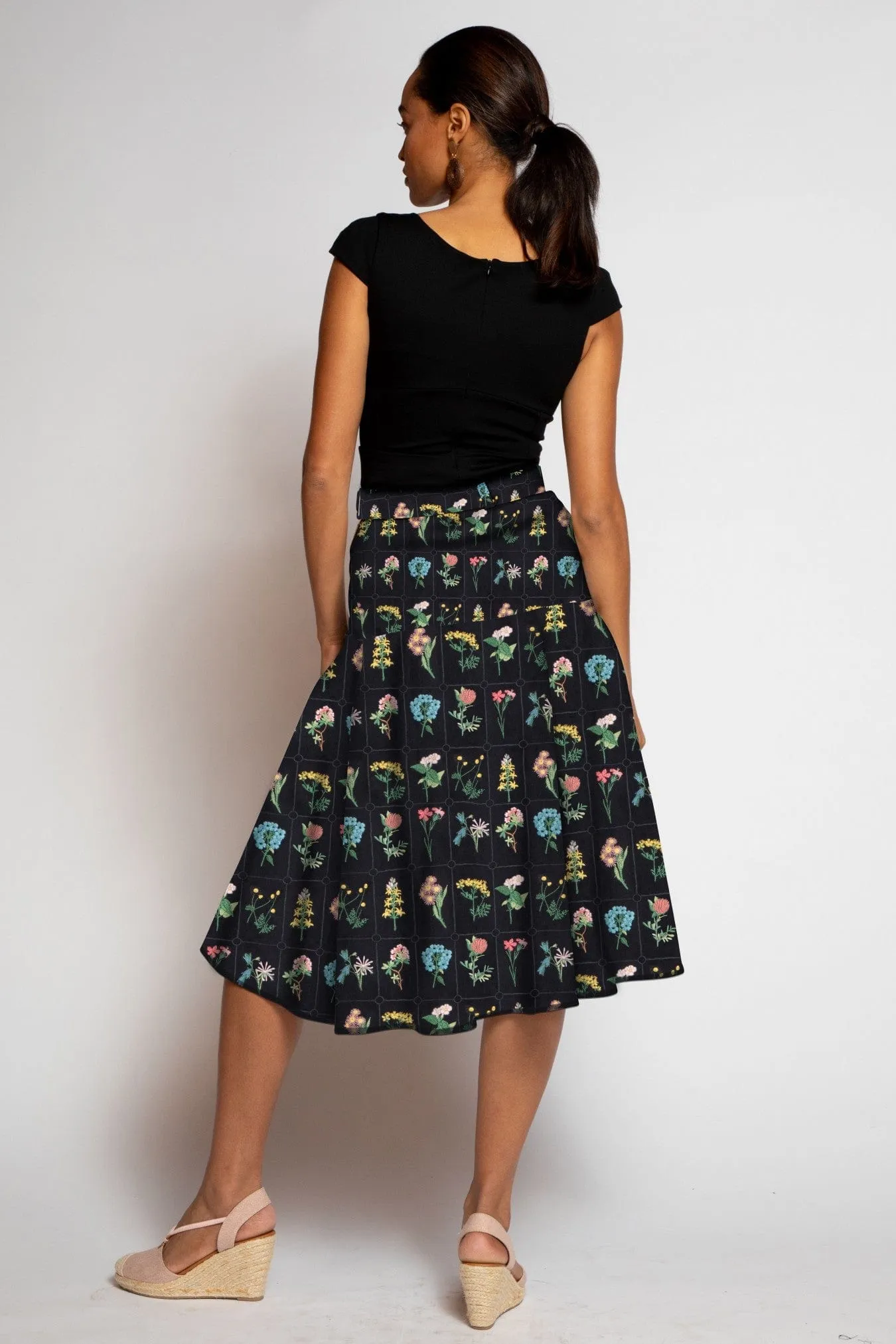 Stretchable Waist Allas Skirt ?C Botanicals