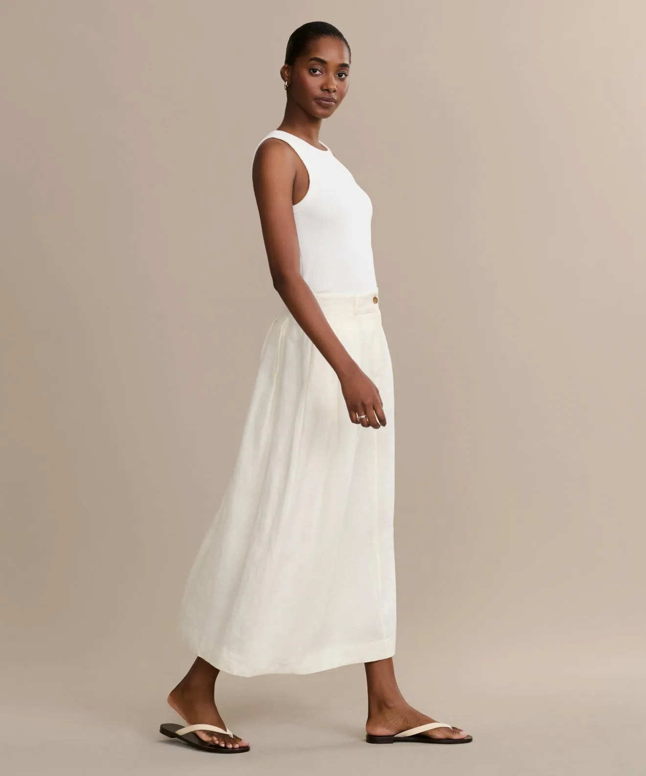 AdjustableNeckline MultiPocket Design Annabel Skirt