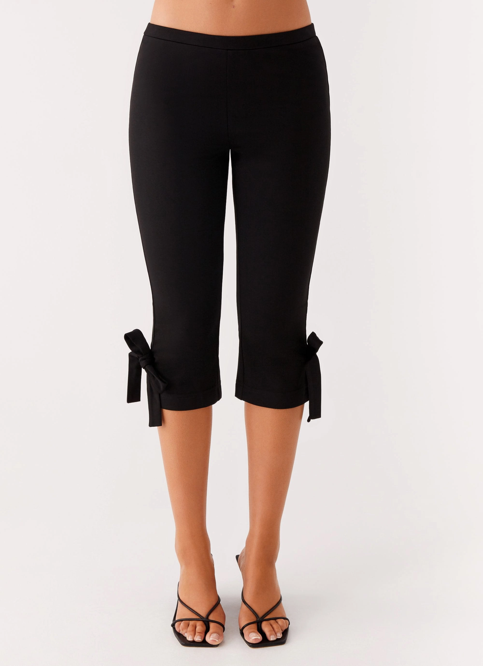 Takeover Capri Pants - Black Simple Comfort Wear