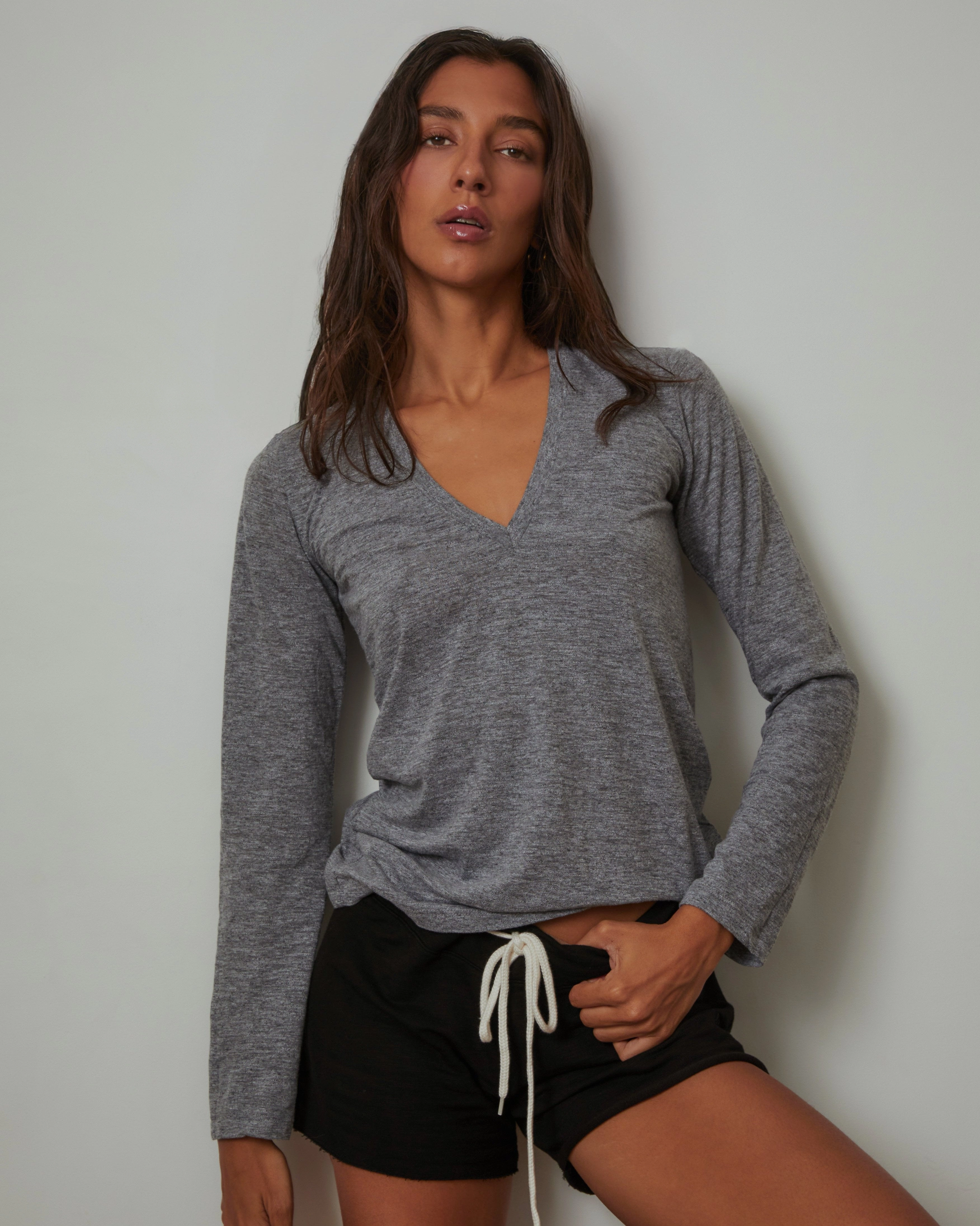 HiddenZipper AntiSnag Fabric Textured Tri-Blend Fitted Long Sleeve V Neck Tee