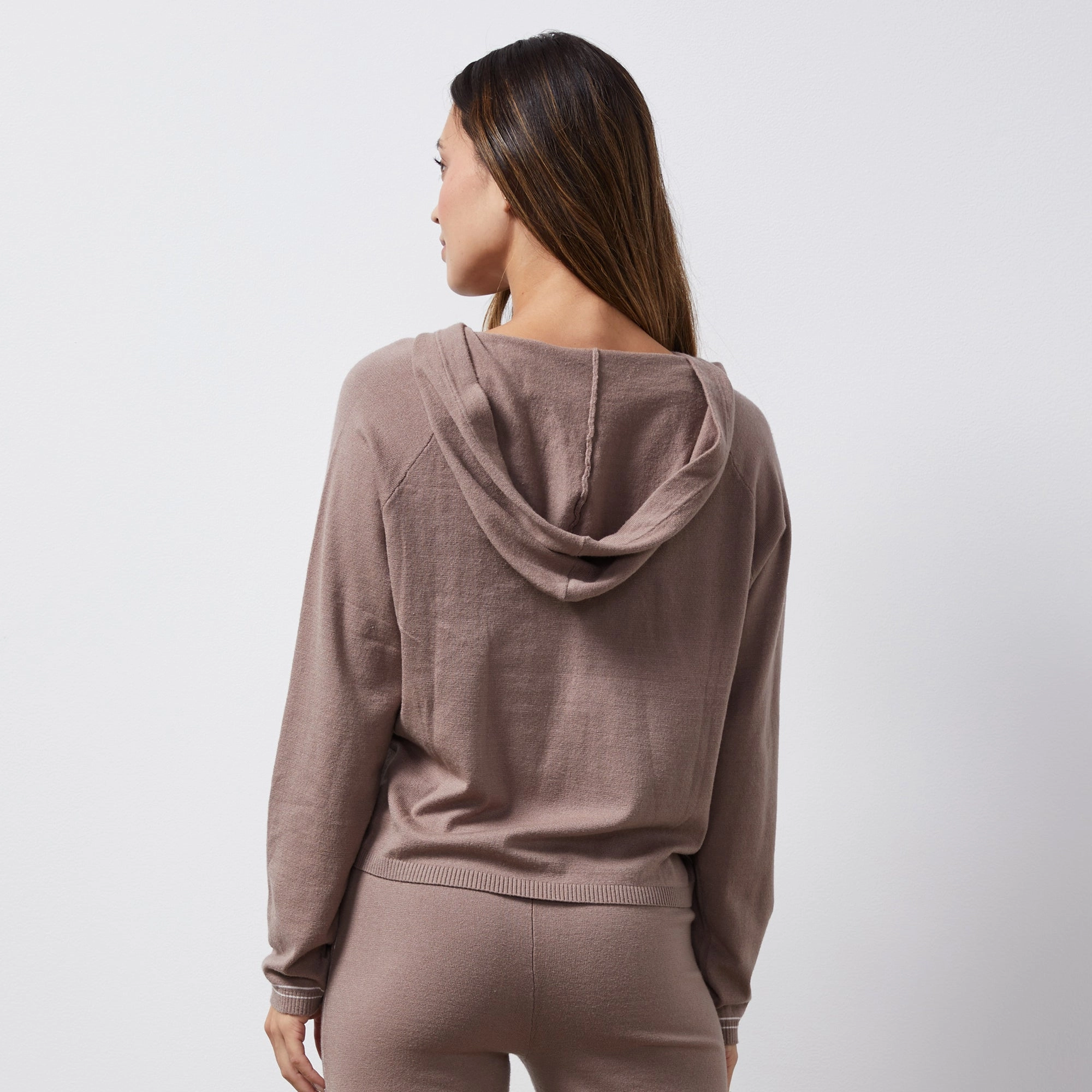 ArticulatedElbowShaping Light Soft Knit Contrast Stitch Hoody