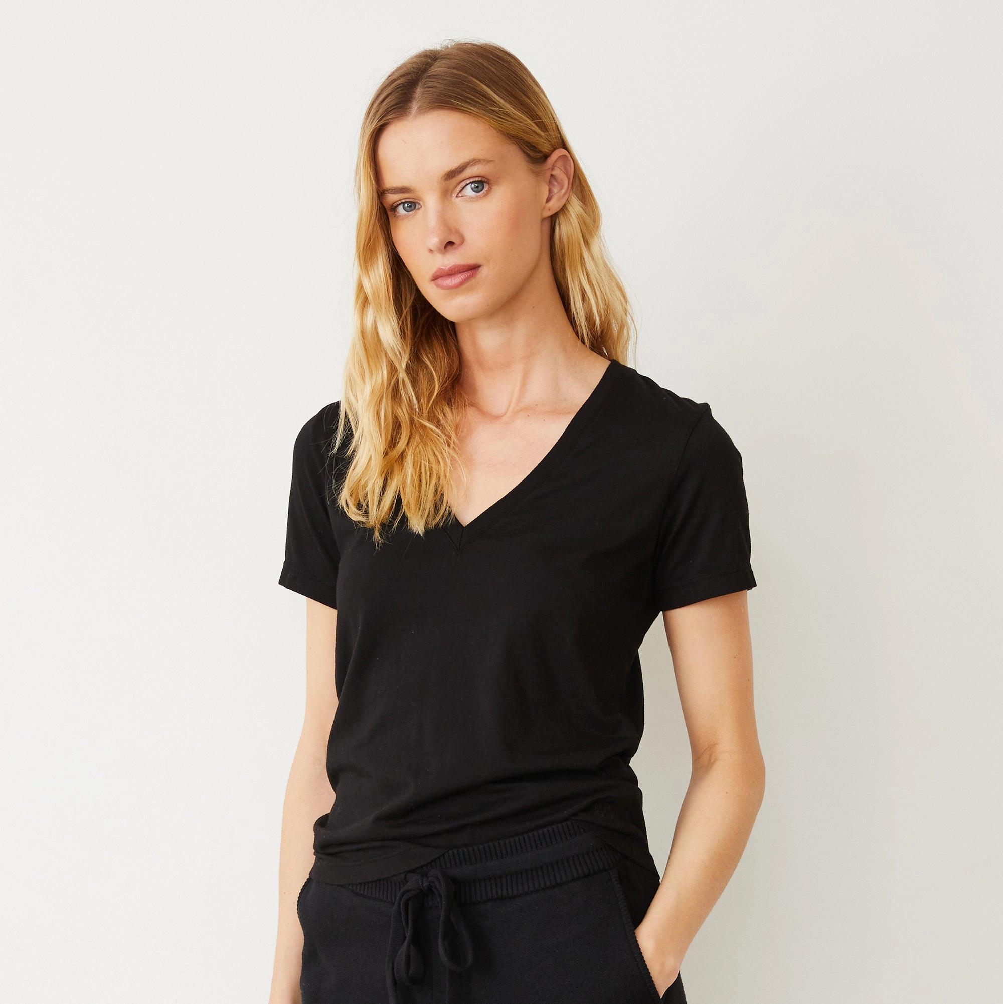 Basic V Neck Tee NaturalFiberBlend