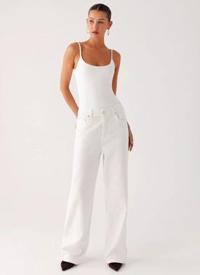 Athletic Fit Back Again Straight Leg Denim Jeans - White Durable Hem High-rise waist Back Again Straight Leg Denim Jeans - White