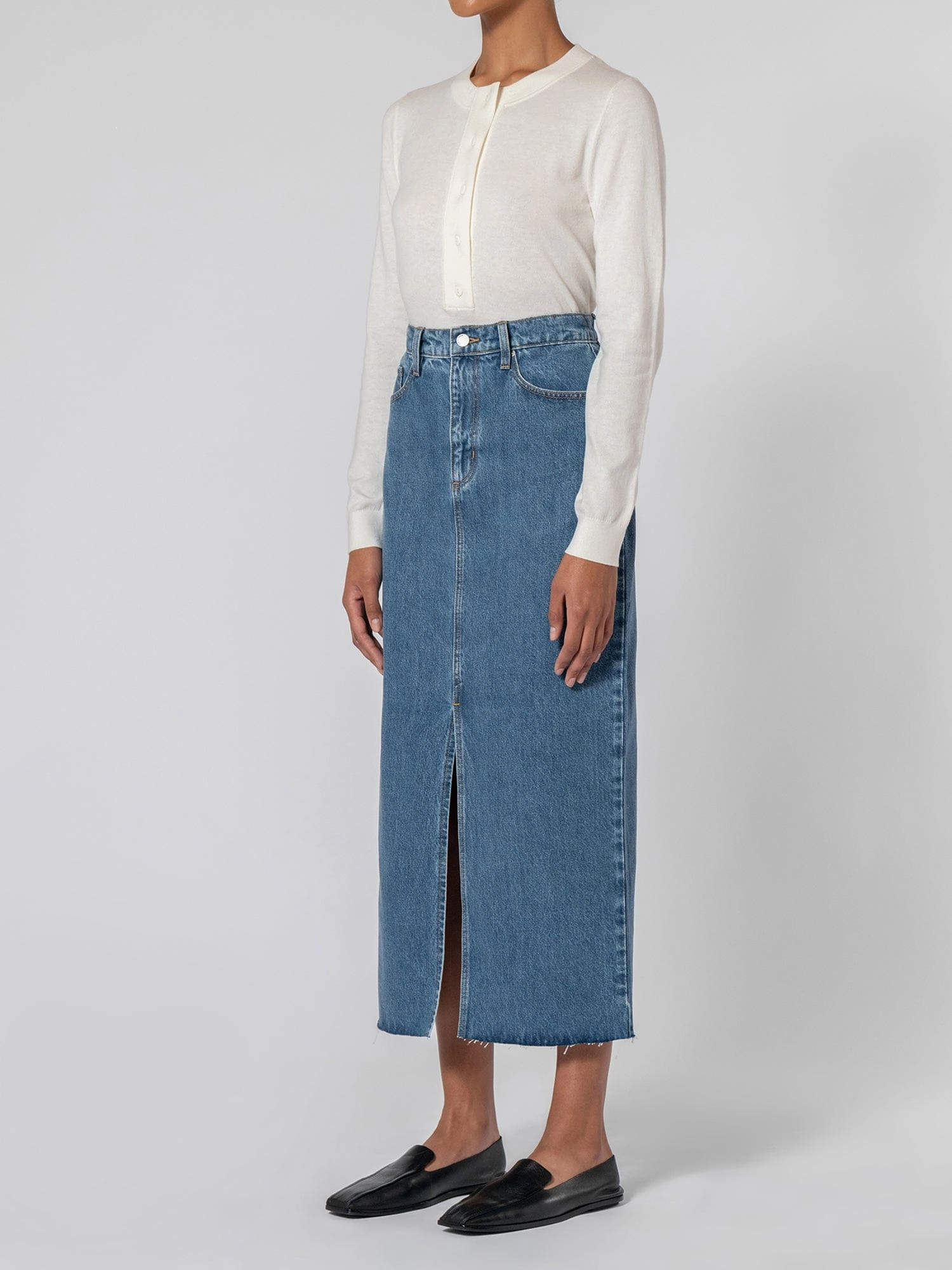 Avery Skirt Authority Breathable Design