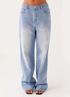 Back Again Straight Leg Denim Jeans - Light Wash Blue Elastic Cuff Design Breathable Weave Fabric Smart Comfort Back Again Straight Leg Denim Jeans - Light Wash Blue