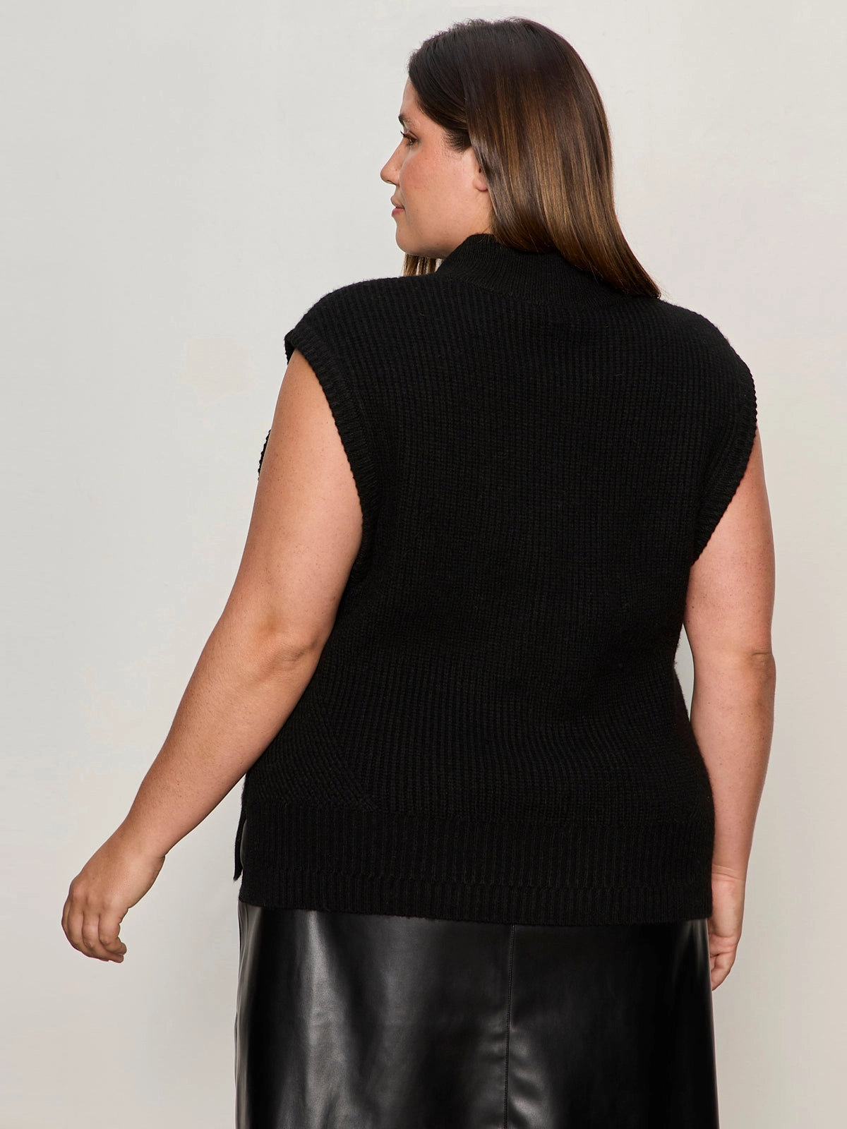 City Sweater Shell Black Extended Sizing Bamboo Fiber Composition