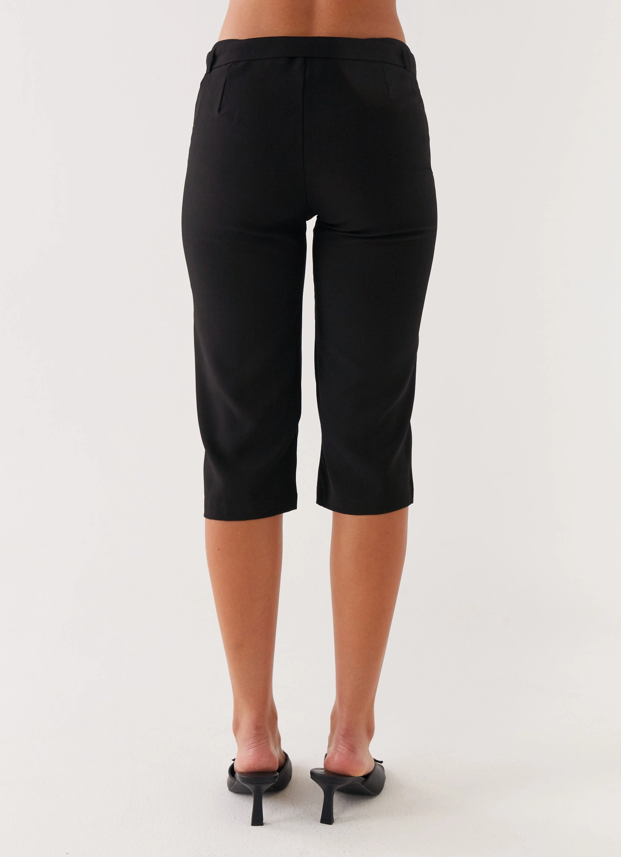 Comfy Motion Anti Odor Technology Banks Capri Pants - Black