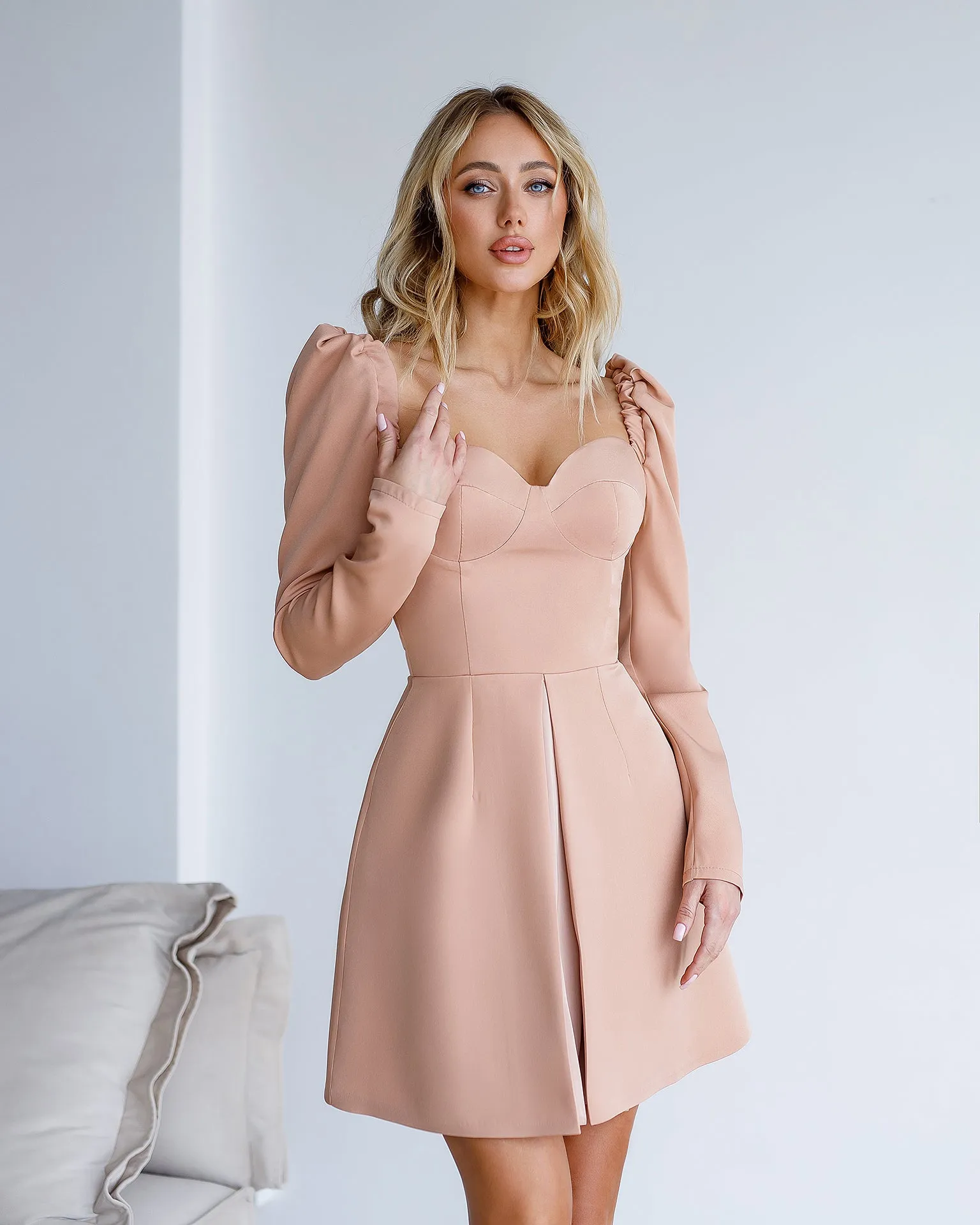 Beige Sweetheart Puff-Sleeve Mini Dress