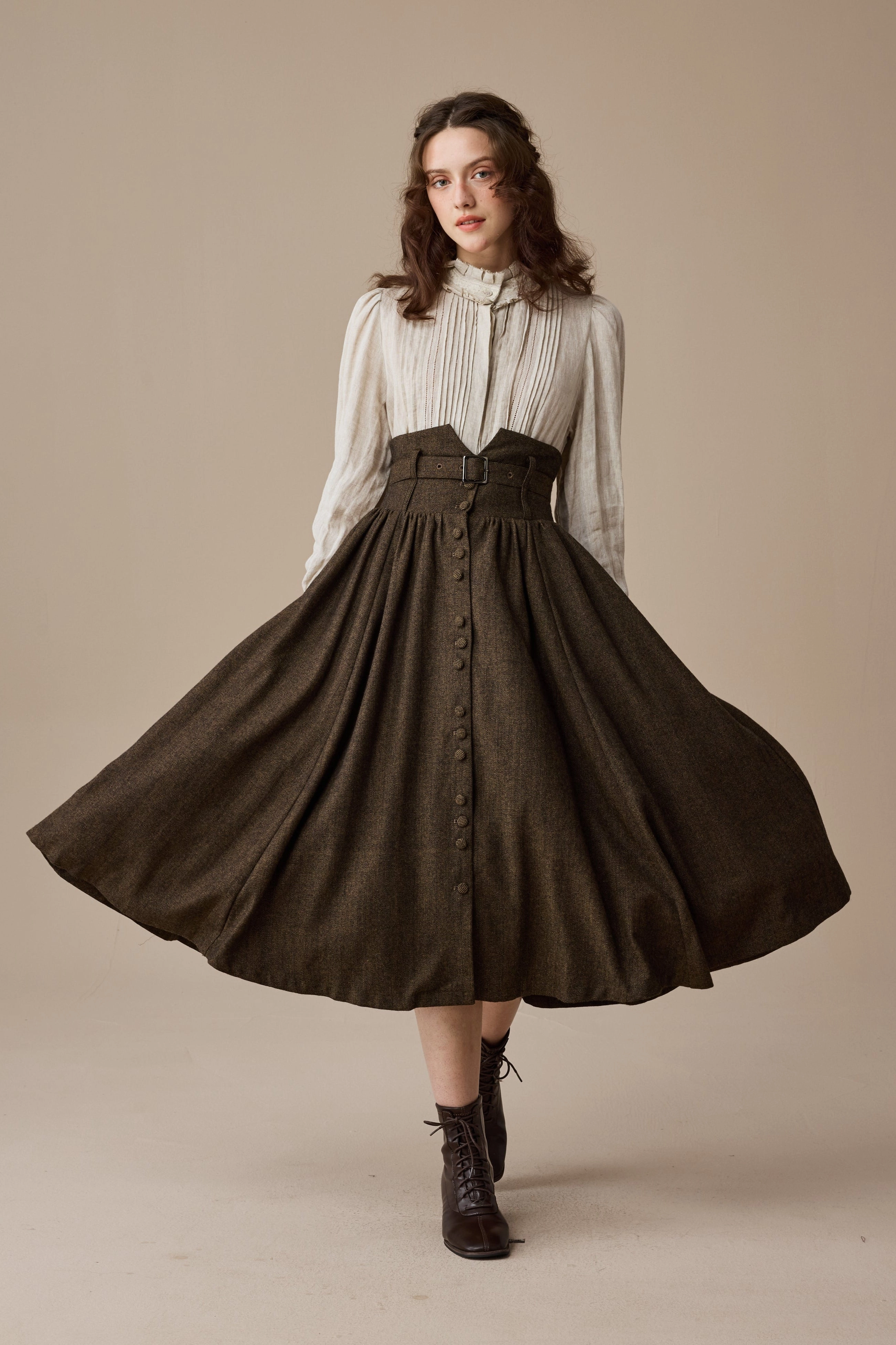 Travel Fit Moisture Managing Layer Bette 28 | Retro Belted Wool Skirt