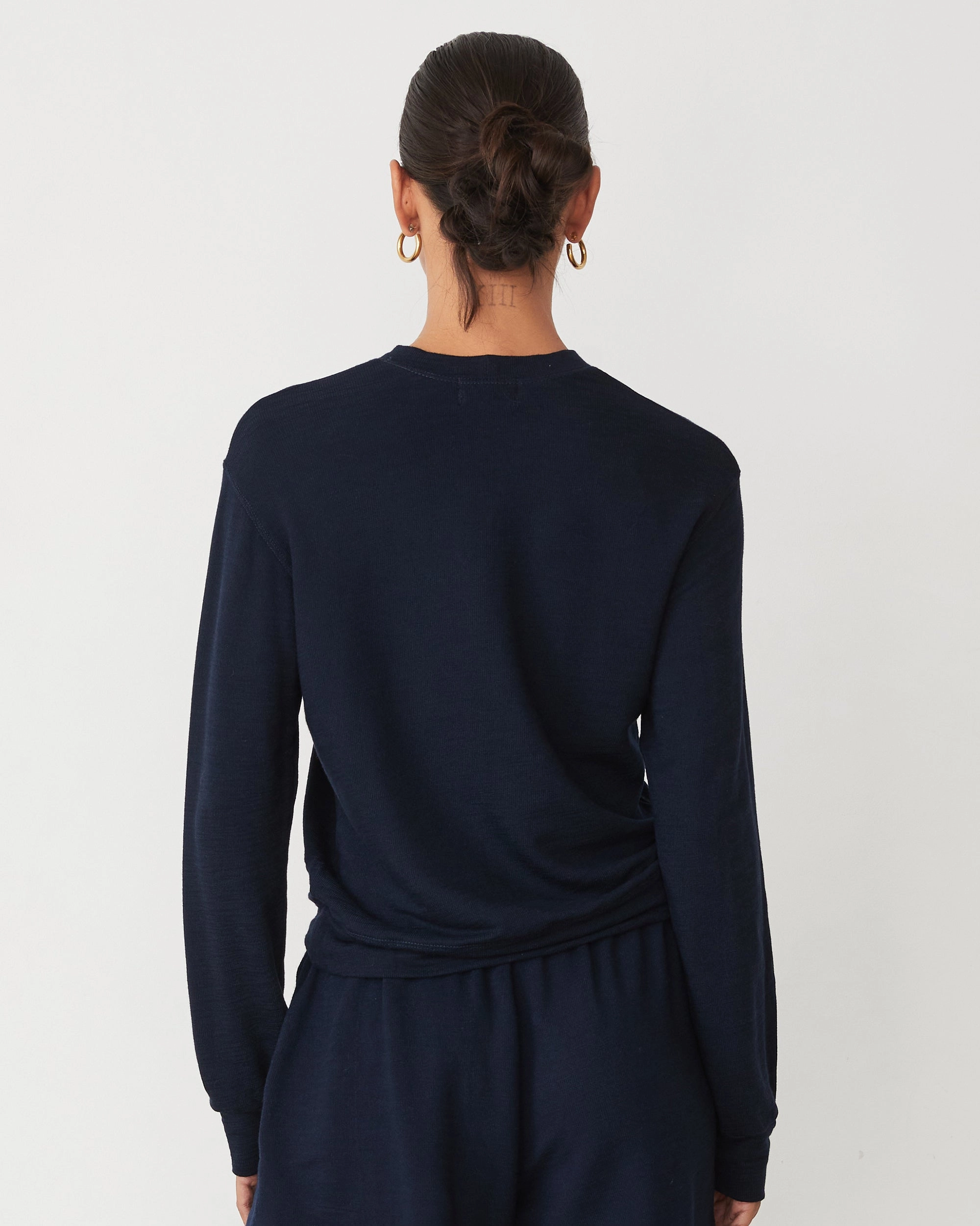 Supersoft Crew Neck Sweatshirt Simple Cut TaglessCollars