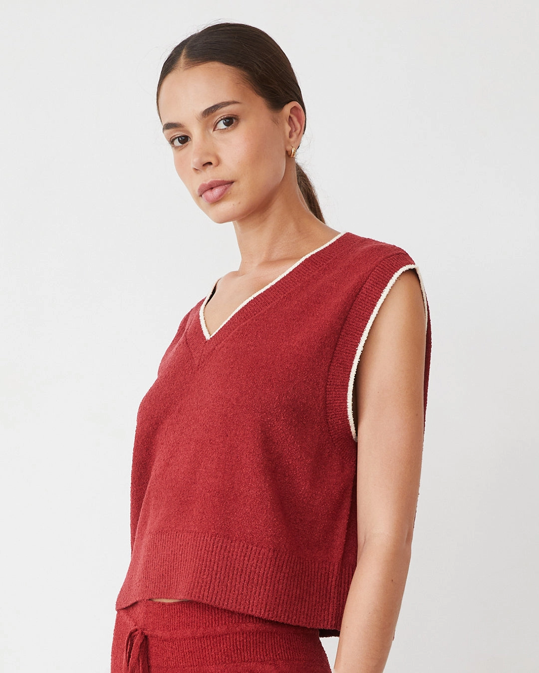 Boucle Knit V Neck Sweater Vest PolyesterBlend High Thread Count Cotton