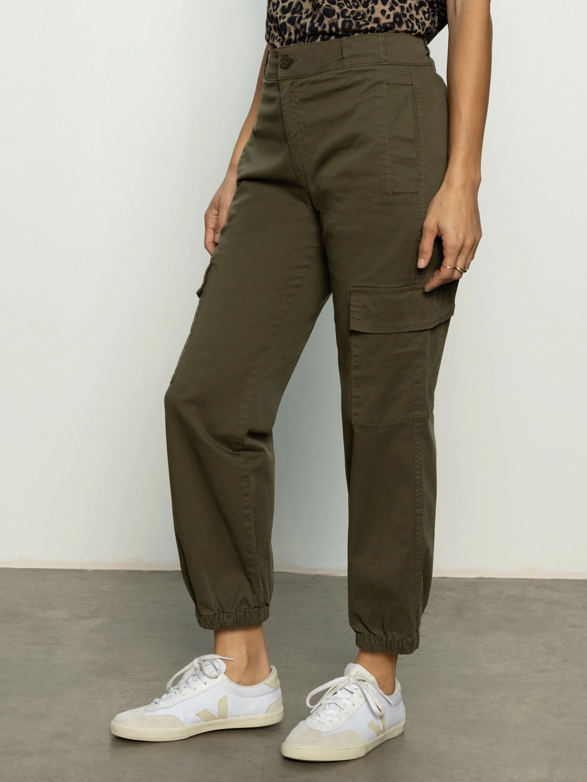 SoftLining High Durability Thread Take Over Jogger Mid-Rise Pant Kalamata