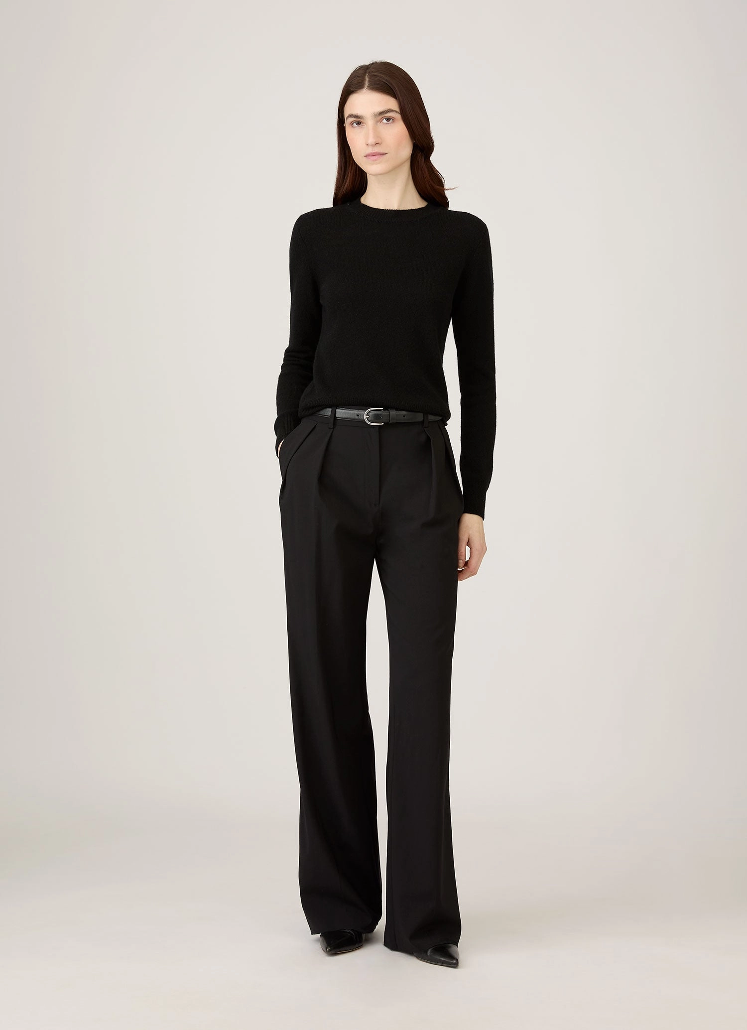 Women's Cashmere Jumper in Black Reinforced Hems Colorfast Technology