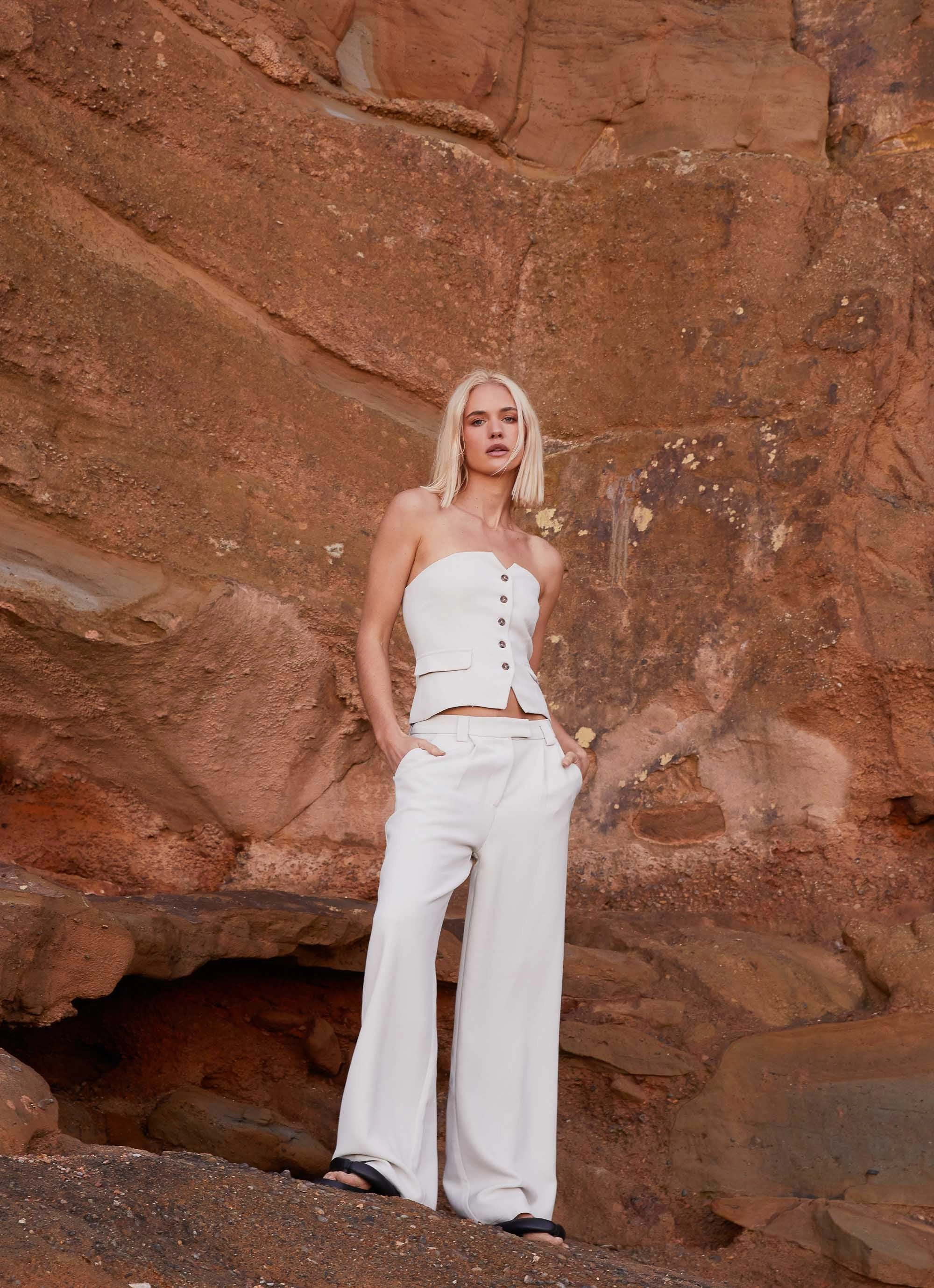 Brianna Strapless Top - Pebble ErgonomicSleeves