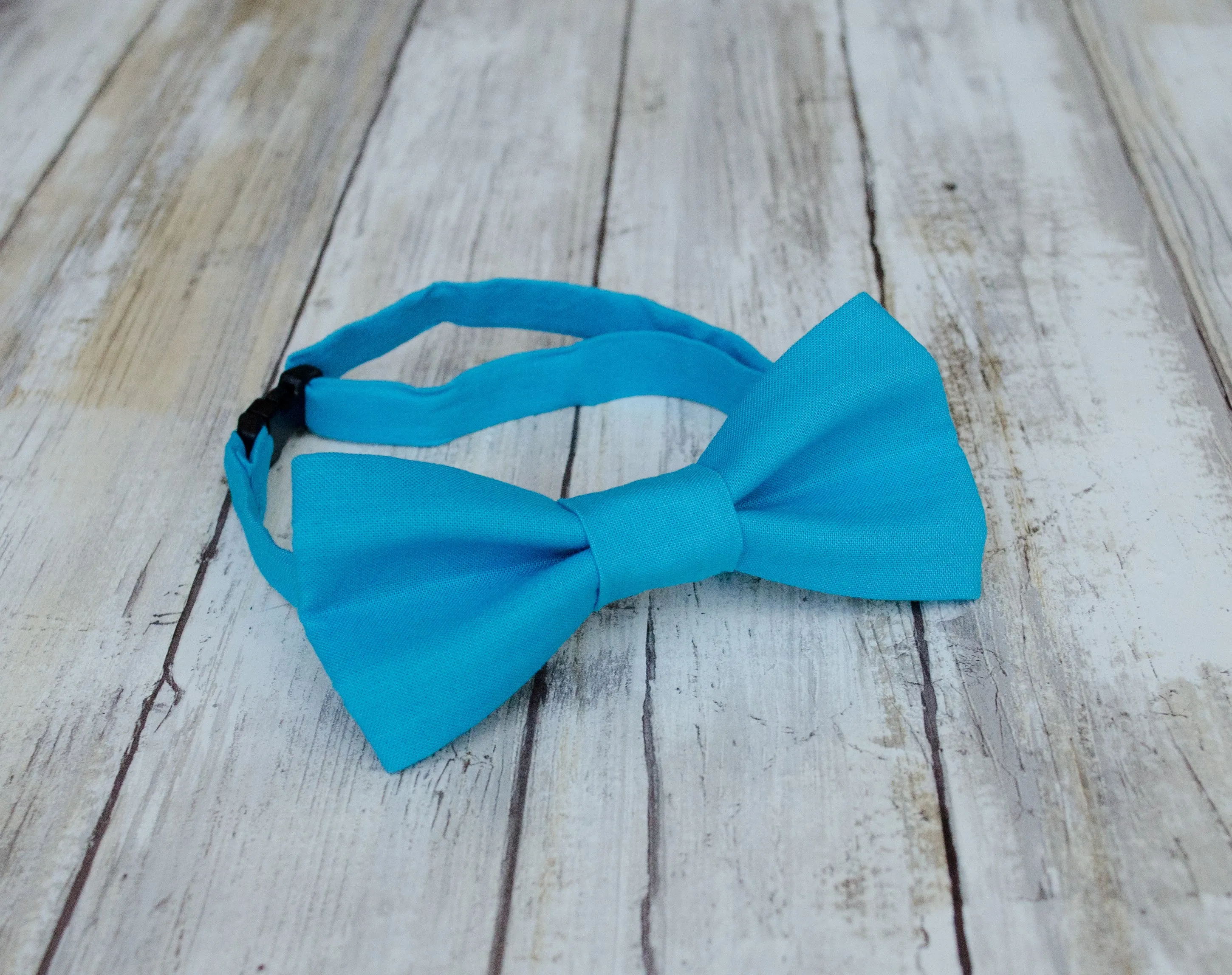 Bright Turquoise Bow Tie (226)