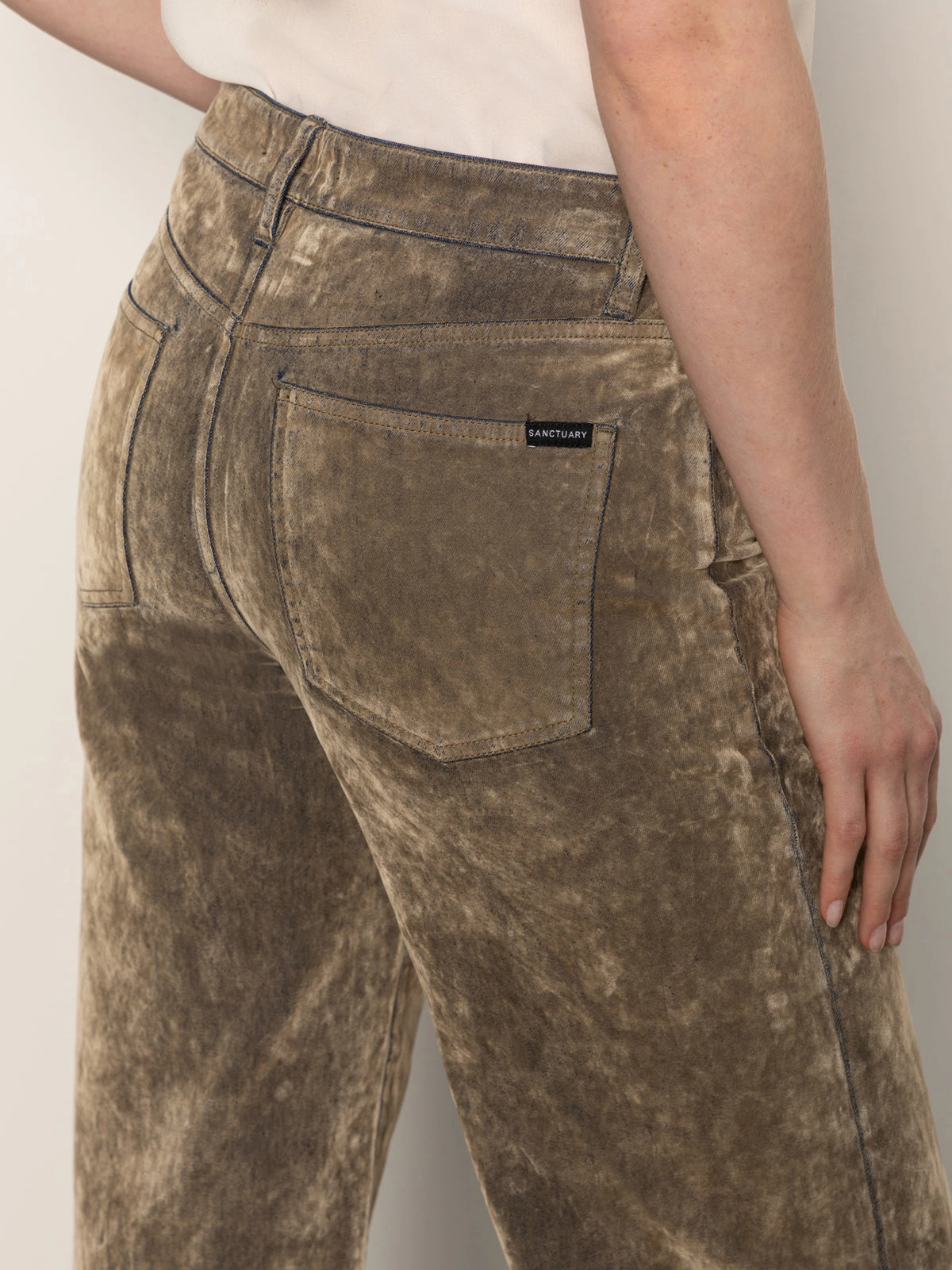 WindResistantMaterial Basic Look Cadence Relaxed Straight Jean Light Bronze
