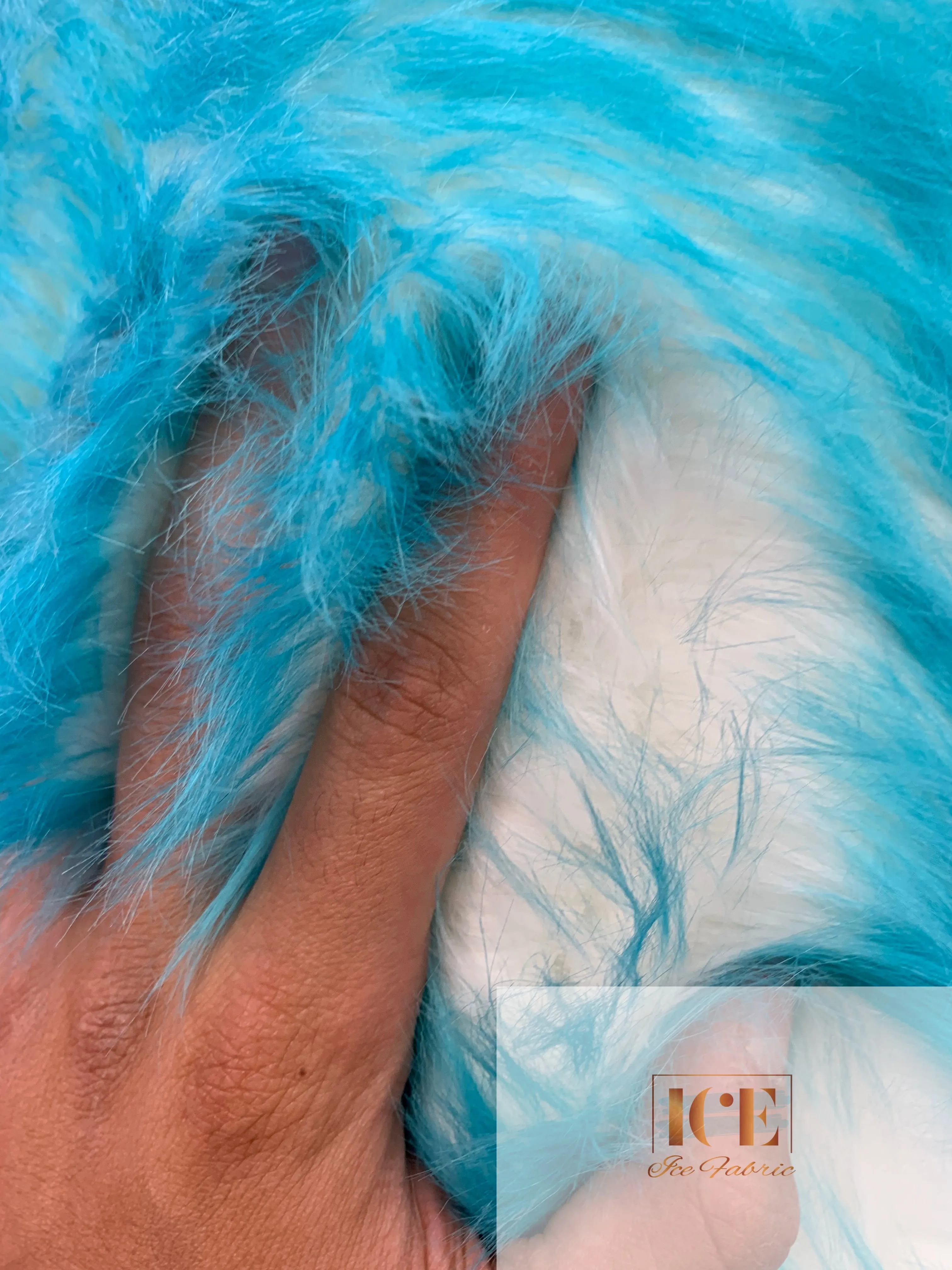 Canadian Fox 2 Tone Shaggy Long Pile Faux Fur Fabric For Blankets, Costumes, Bed Spread