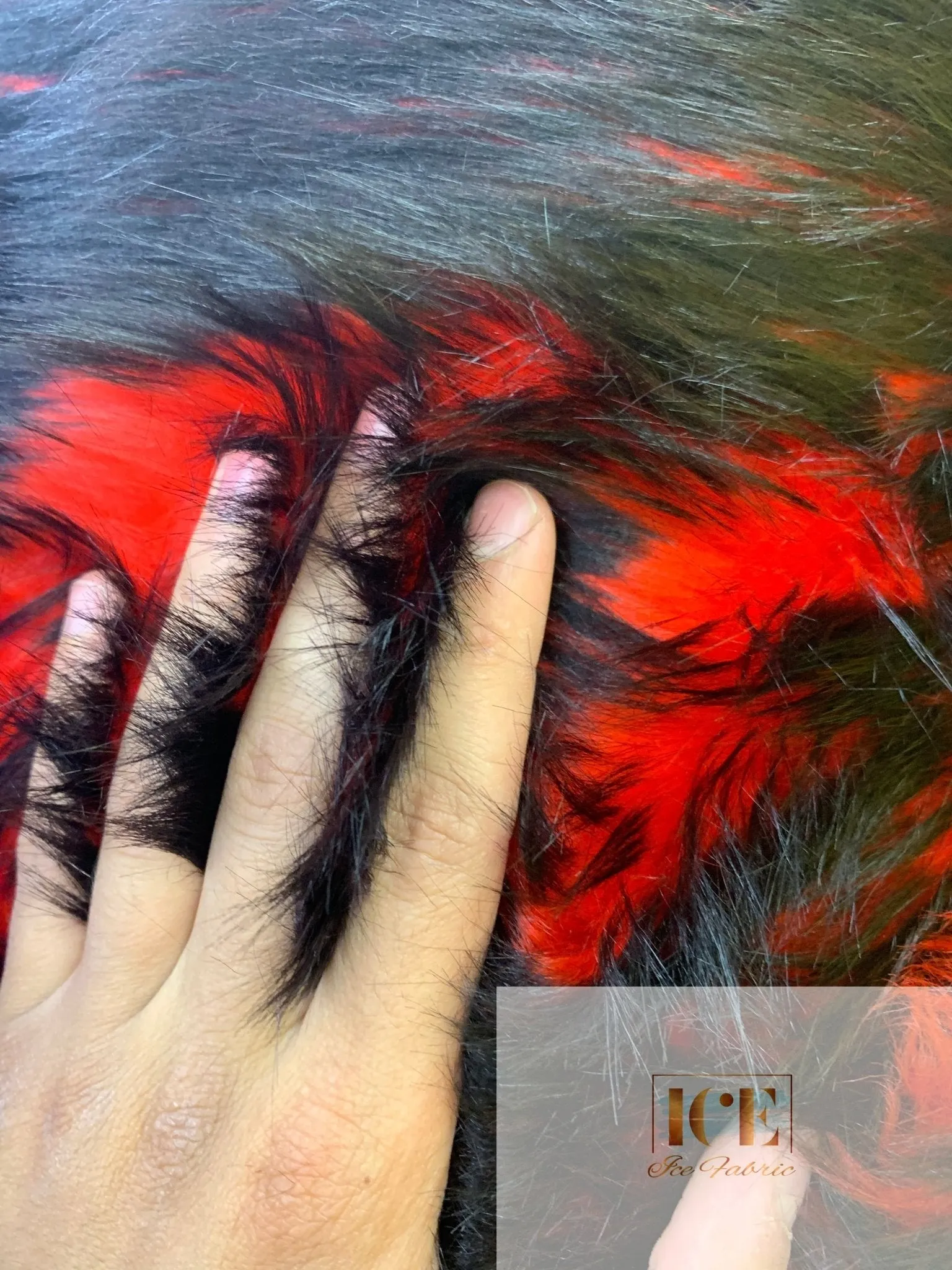 Canadian Fox 2 Tone Shaggy Long Pile Faux Fur Fabric For Blankets, Costumes, Bed Spread