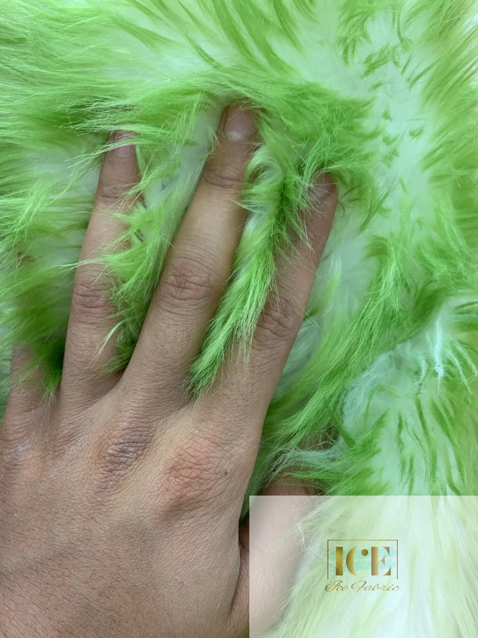 Canadian Fox 2 Tone Shaggy Long Pile Faux Fur Fabric For Blankets, Costumes, Bed Spread