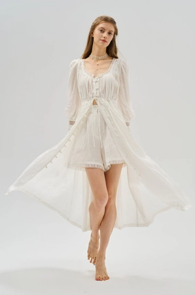 Canna 34 | 100% Linen Short with lace Balanced Fit Tech Canna 34 | 100% Linen Short with lace MultiAngleVentilation ElasticCuffs