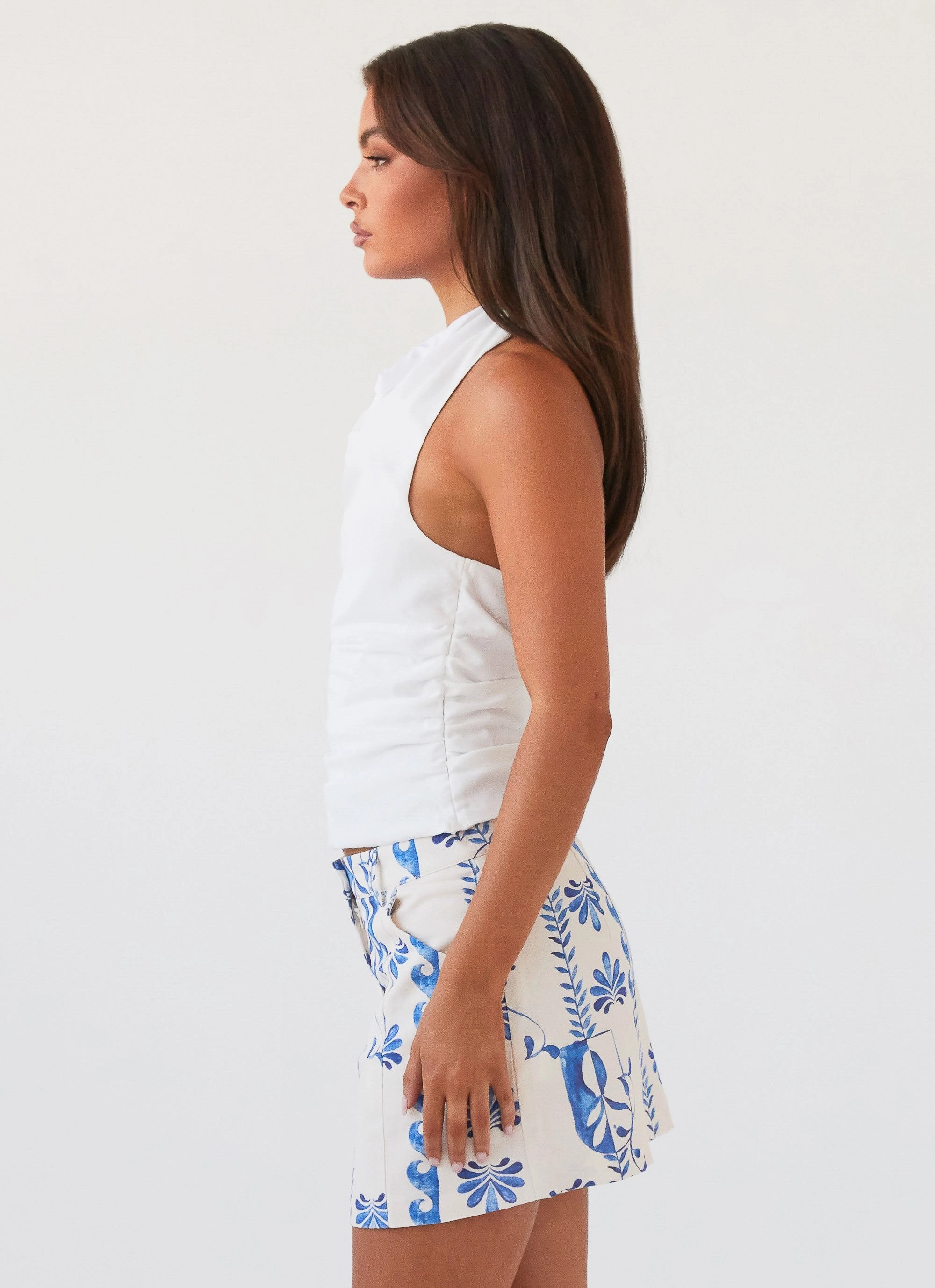 Tough Build Sporty Fit Marissa Linen Mini Skirt - Floral Wave