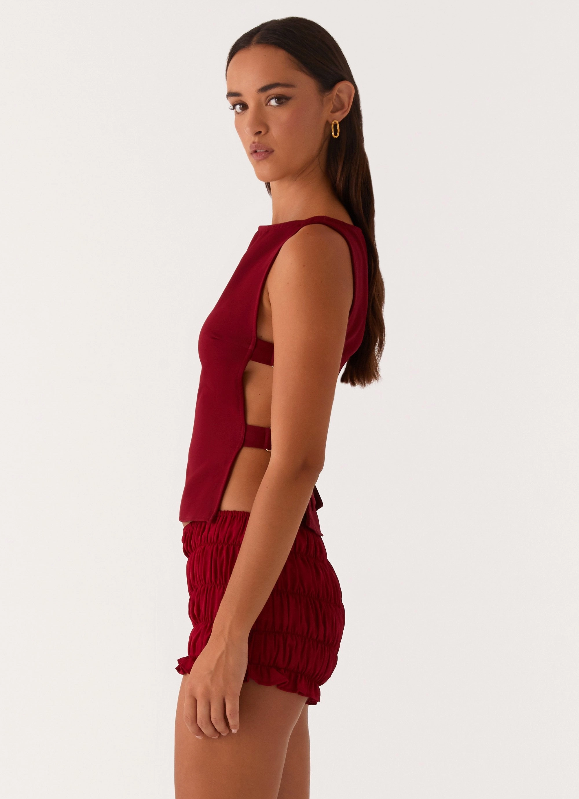 Cherish You Buckle Top - Maroon AntiPillingSurface