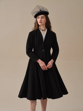 Chic Ensemble LITTLE WOMEN 22 | WOOL COAT IN BLACK Love Glow Sleek Feel LITTLE WOMEN 22 | WOOL COAT IN BLACK