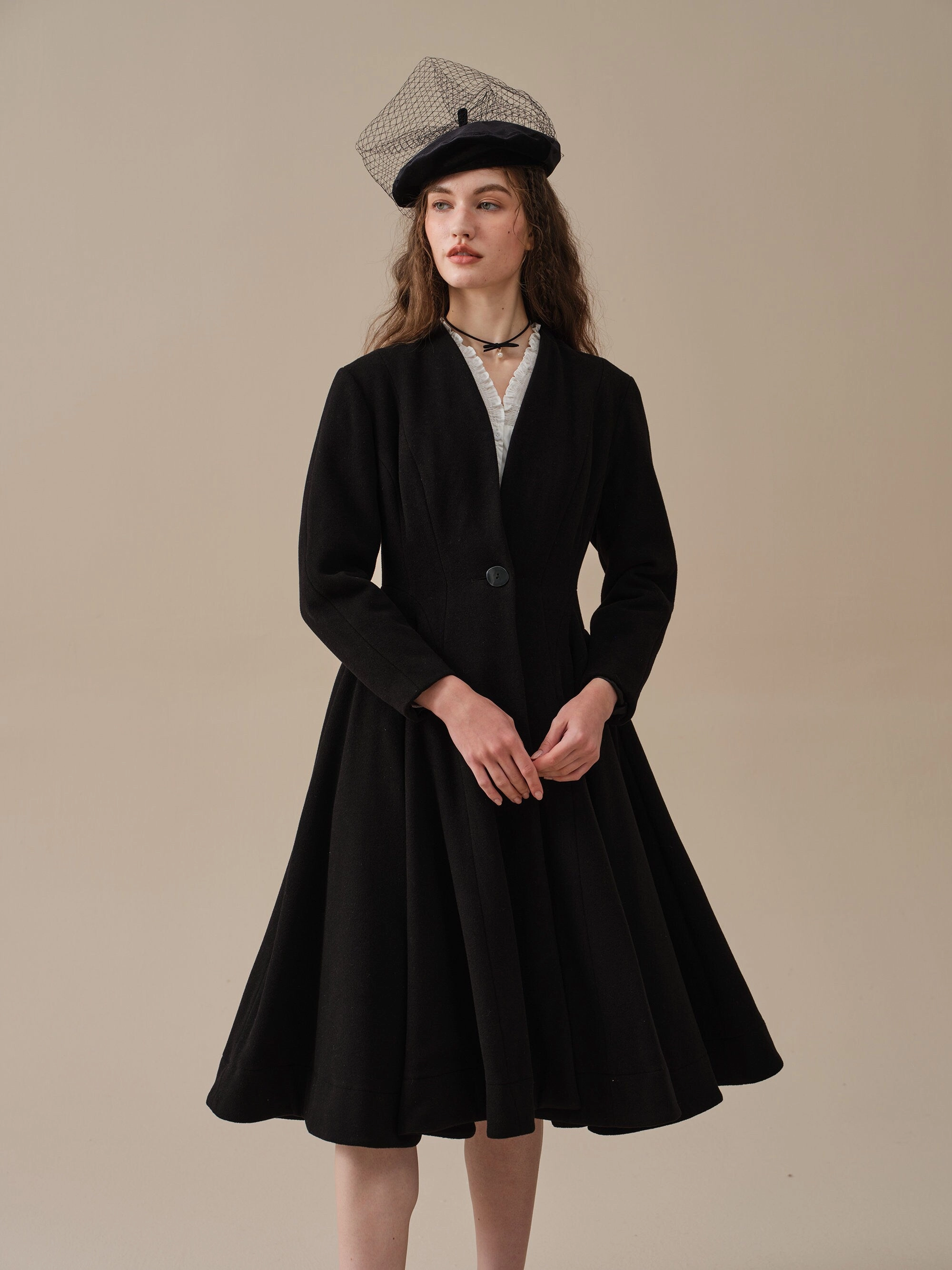 LITTLE WOMEN 22 | WOOL COAT IN BLACK Day Love