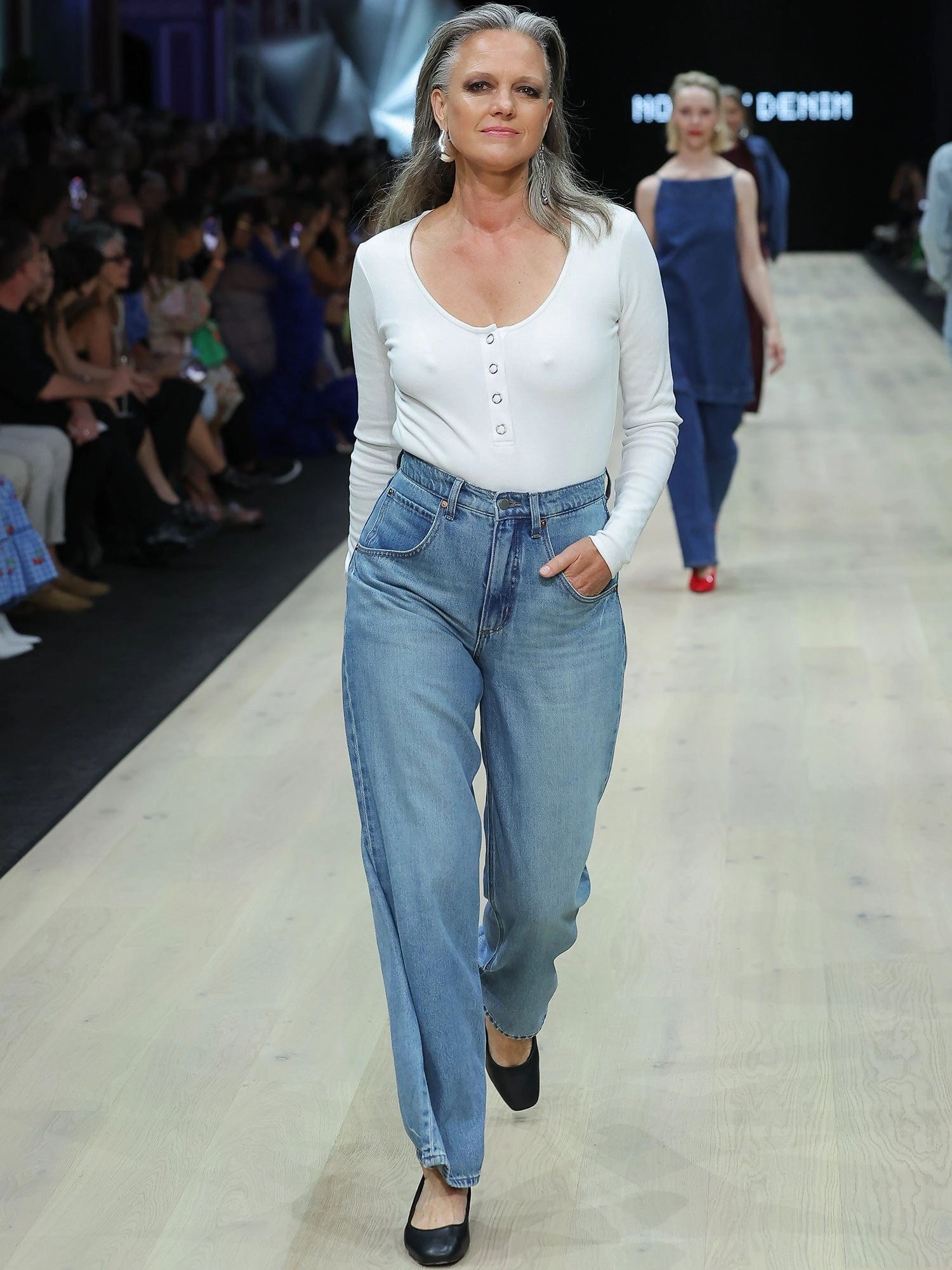 Phoenix Jean 90210 Casual Days Chill Outfit