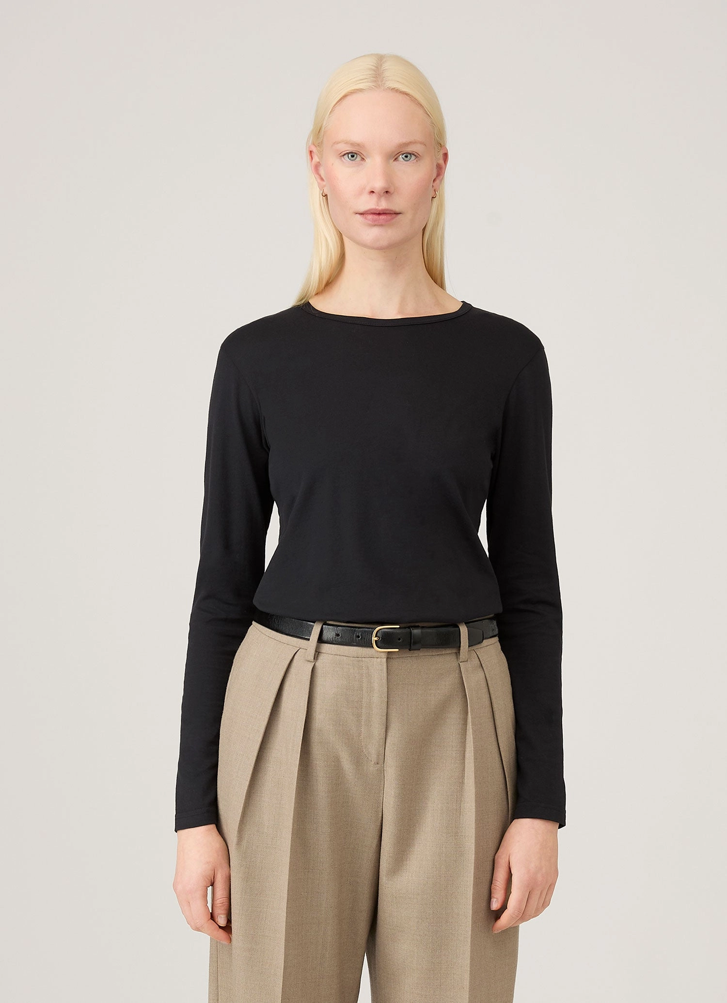 Women's Long Sleeve Classic T-shirt in Black Trendy Tops