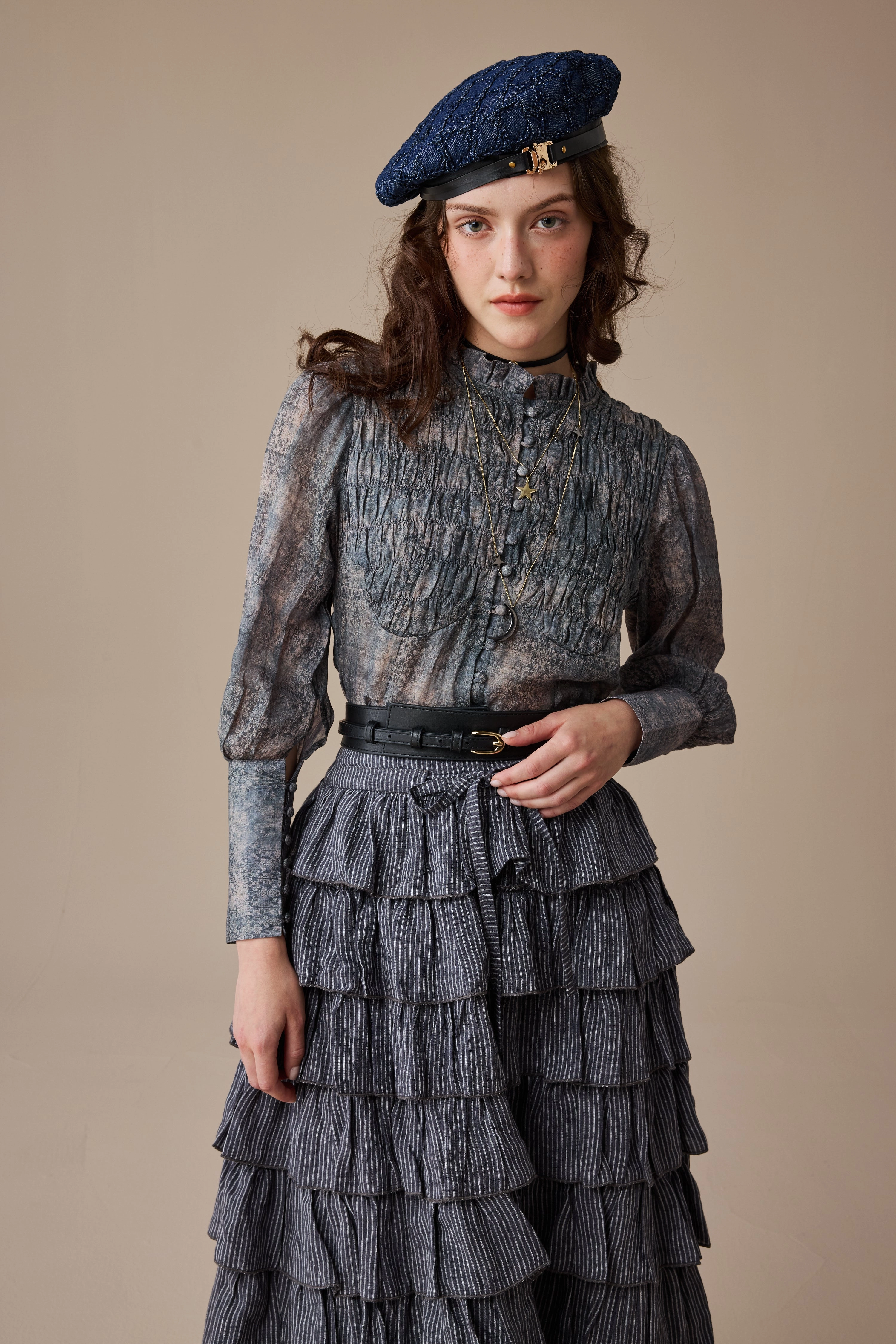 Subtle Texture Seamless Edge Finishing Clove 9 | smocked longsleeved linen blouse