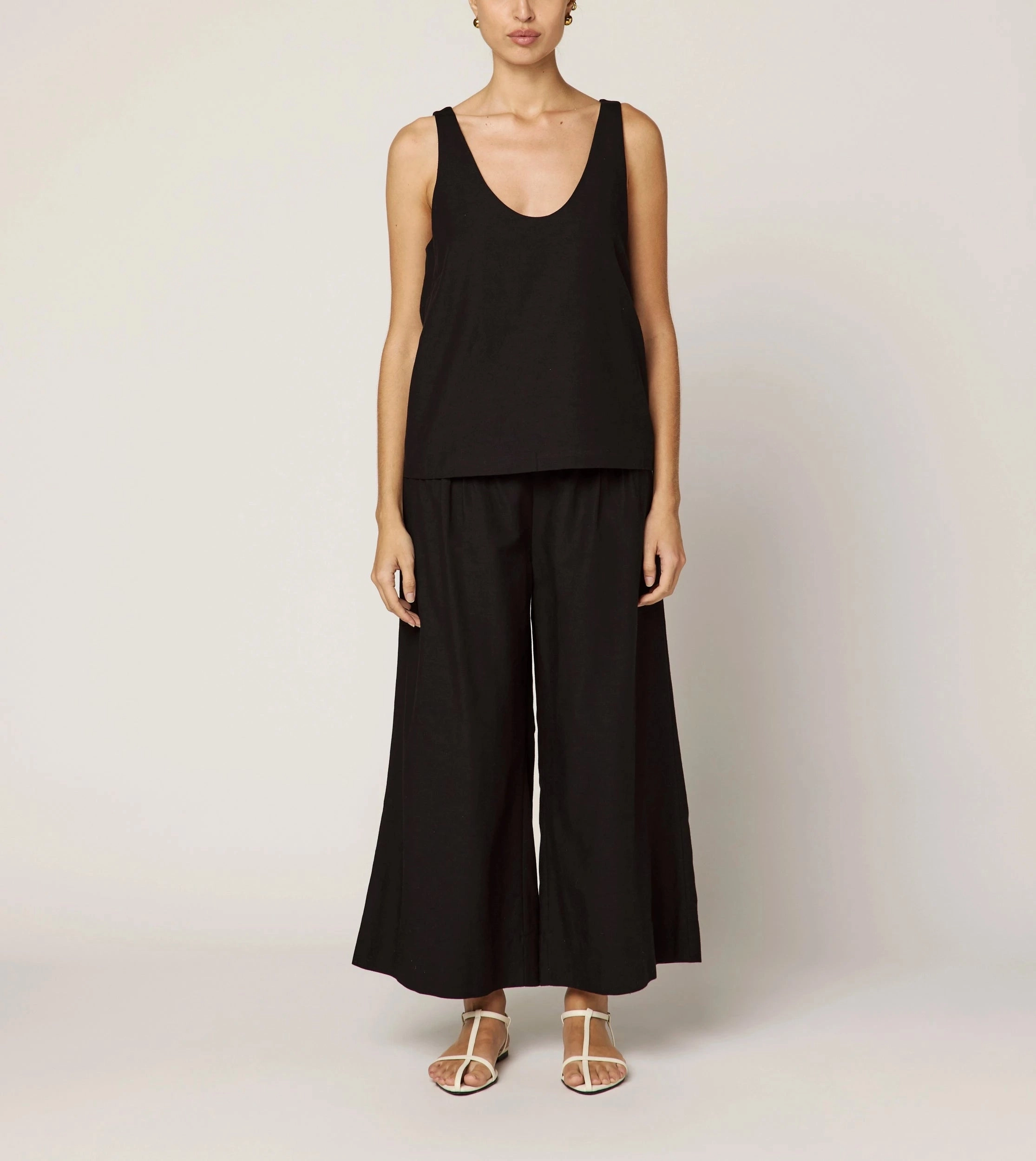 Ambesia Tank | Black Buttonless Closure