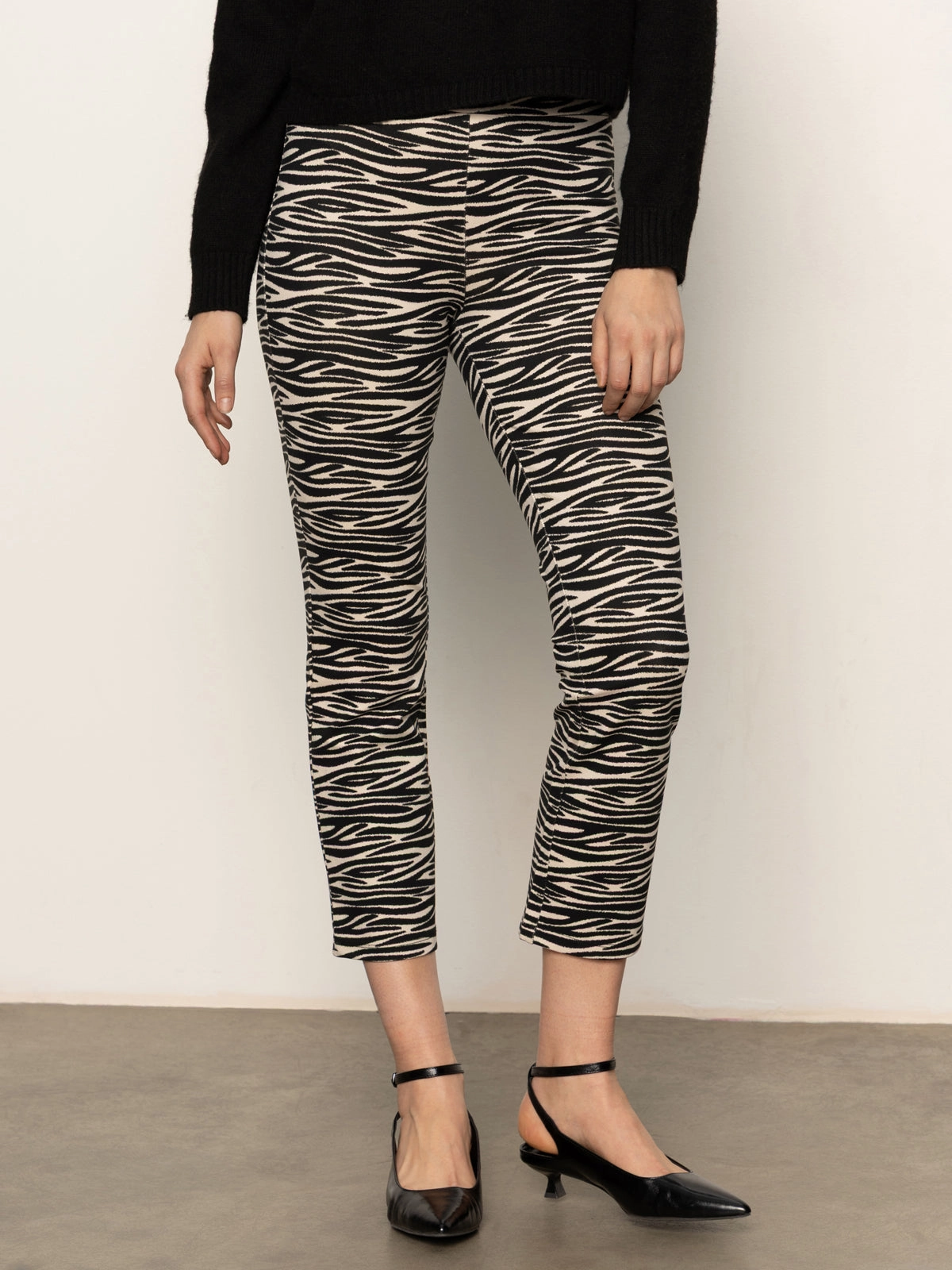 Carnaby Kick Crop Legging Fluid Zebra Laser cut OrganicCottonBlend