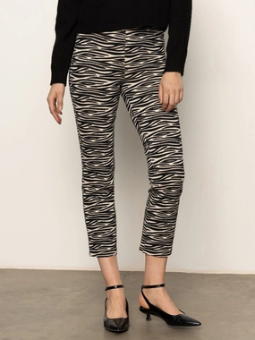 Comfort Fit Carnaby Kick Crop Legging Fluid Zebra Carnaby Kick Crop Legging Fluid Zebra Laser cut OrganicCottonBlend
