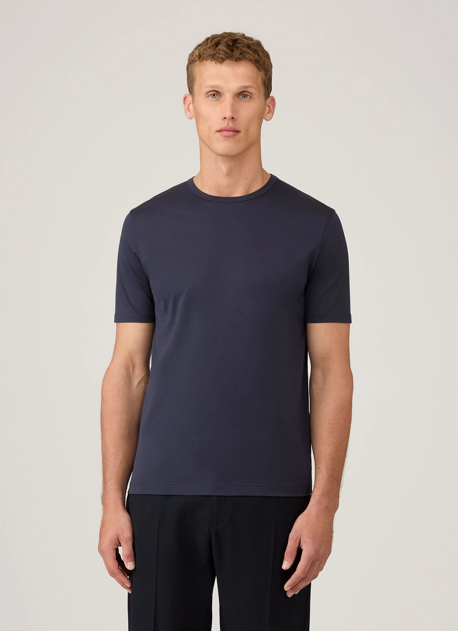 Chic Cut monochromatic Men's Classic T-shirt in Navy