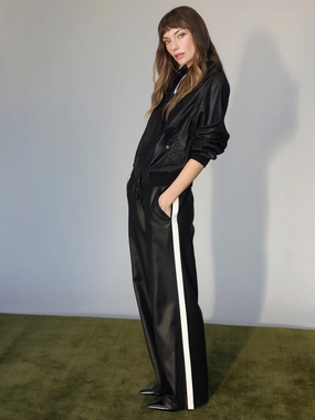 Comfort With Style Coated Twill Track Pant Black Coated Twill Track Pant Black Urban Style Body Movement