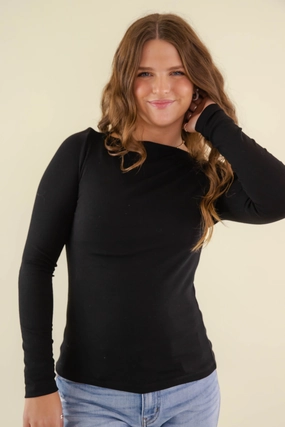 Comfortable Charm Top-Black Flexible Neckline Comfortable Charm Top-Black Quick Dry Technology