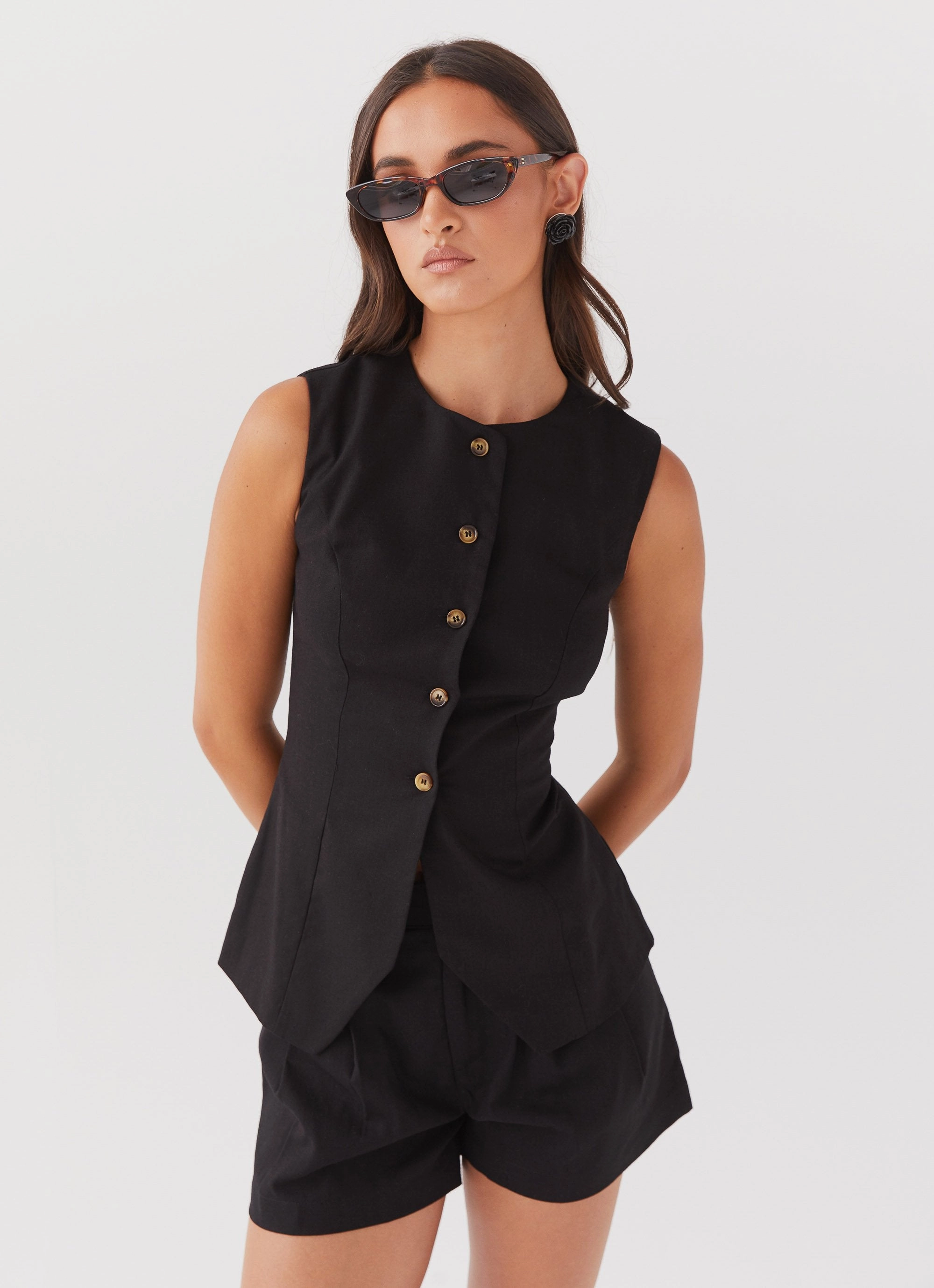 Born For Bordeaux Linen Shorts - Black Versatile Waist Quick Conversion Hem