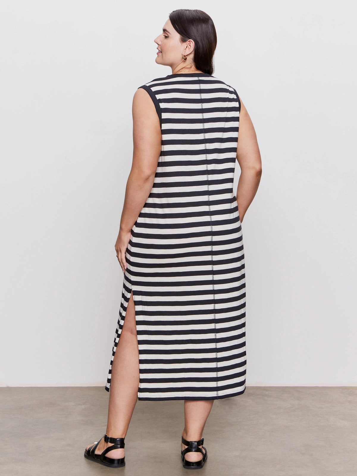 Contrast Trim Maxi Dress Black Macrame Stripe Extended Sizing Slim Shape Elastic-Waist