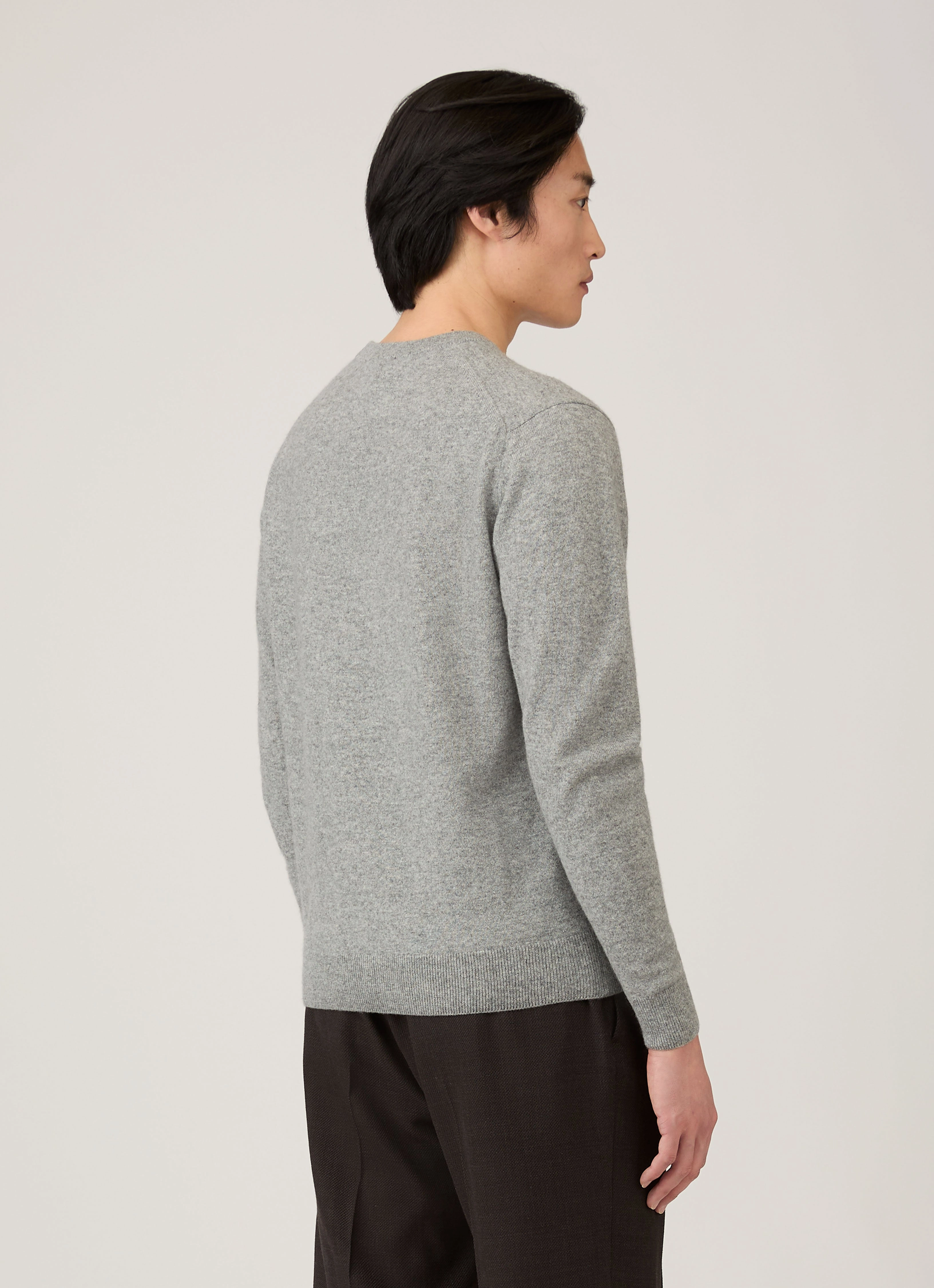 Easy Silhouette Men's Cashmere Crew Neck Jumper in Grey Melange
