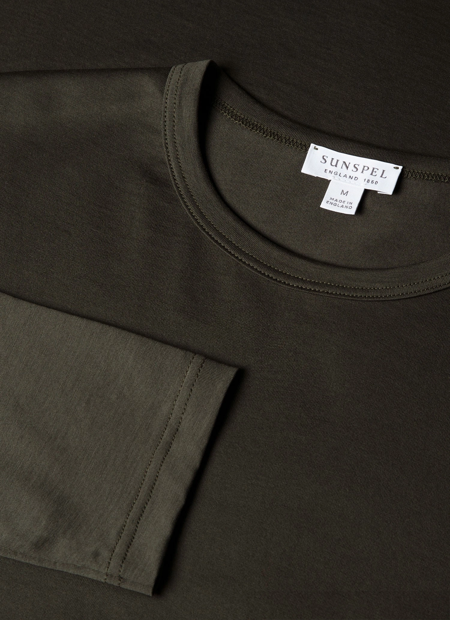 Men's Long Sleeve Classic T-shirt in Dark Green Layered Style