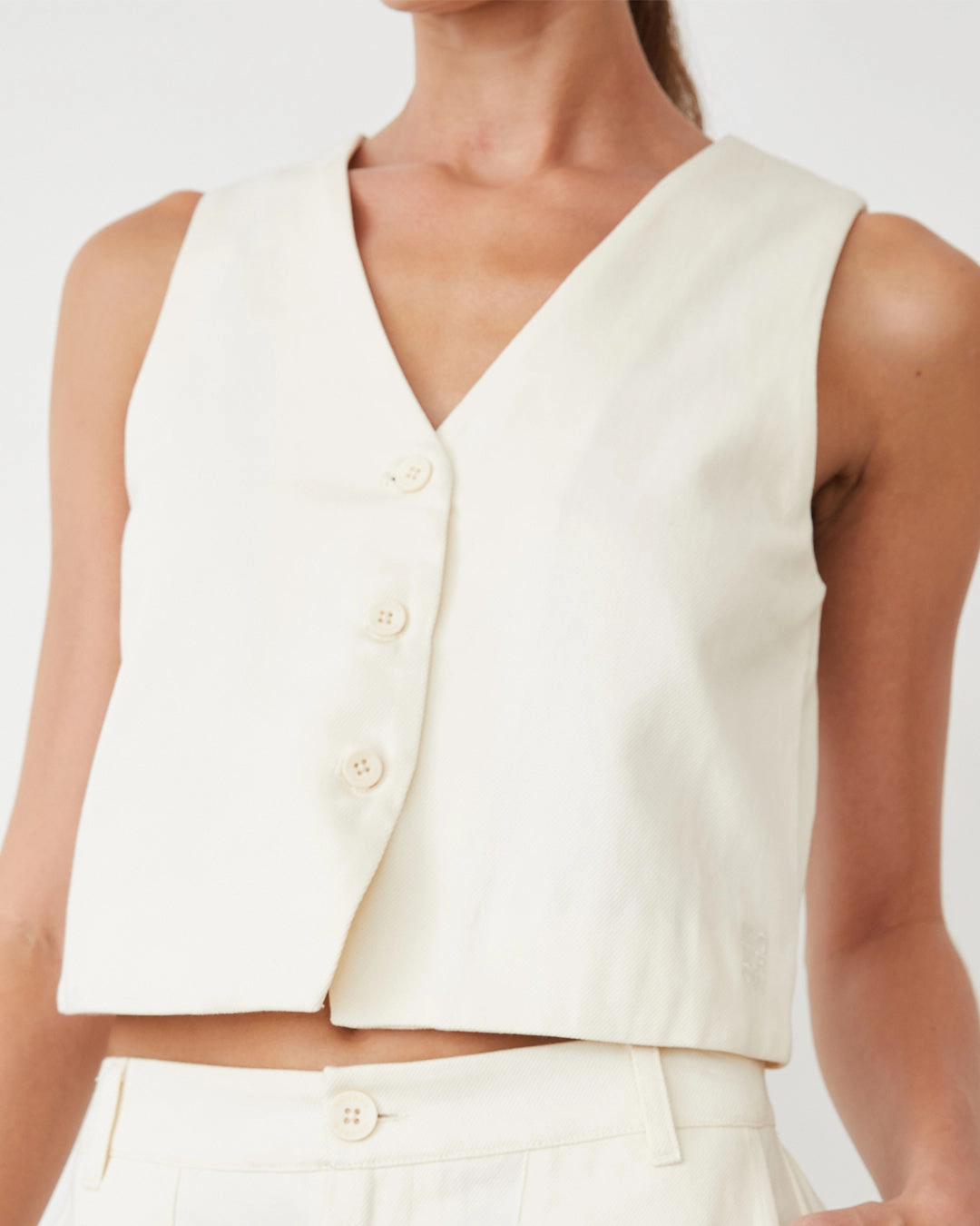 Soft Twill Relaxed Vest Soft Pullover Petal Sleeve Architecture