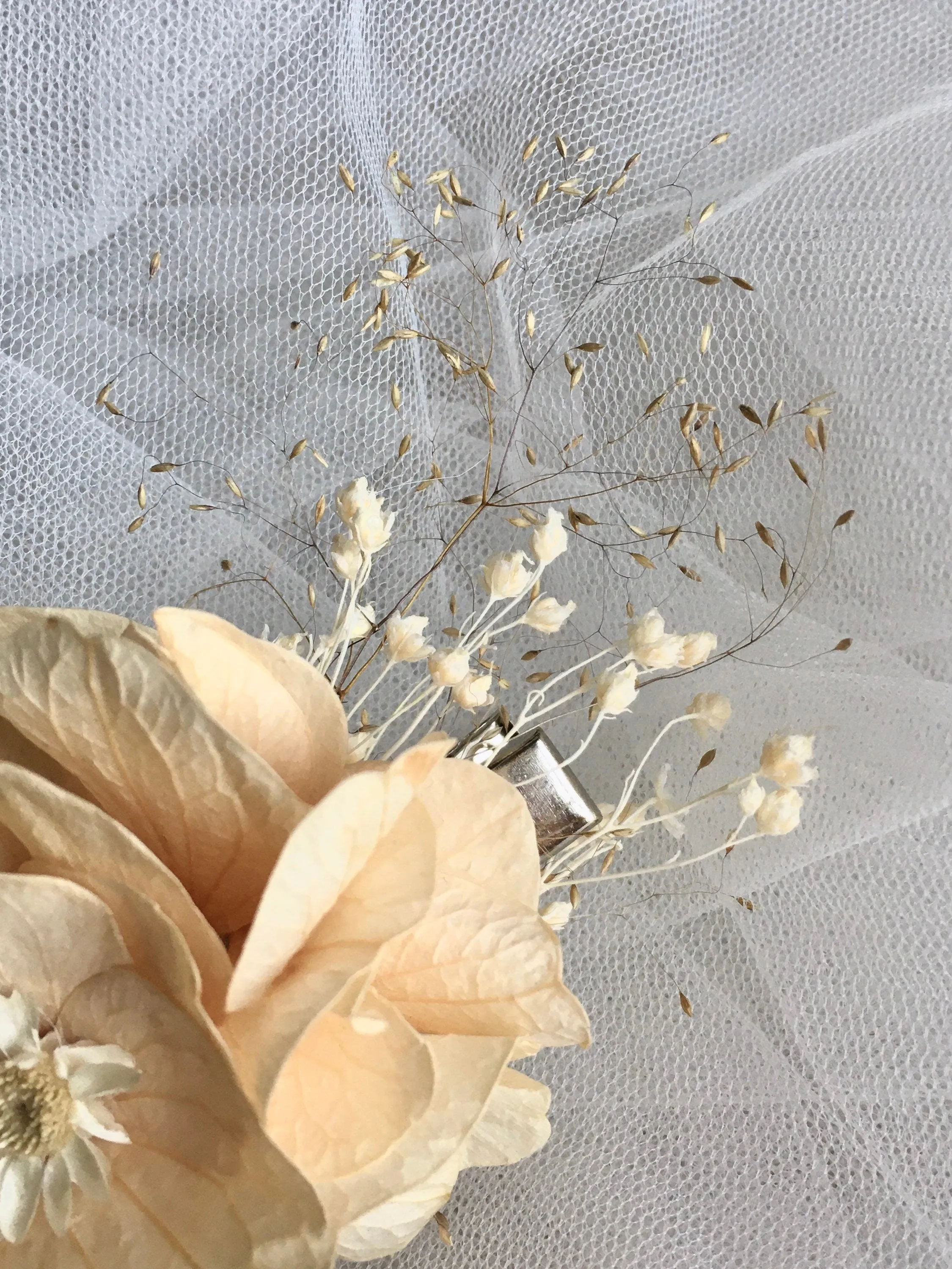 Dried Flower Hair Clip Nude Champagne, Boho Country Bridal Hair Piece UK, Hydrangea Hair Clip, Everlasting Preserved Hair Accessories
